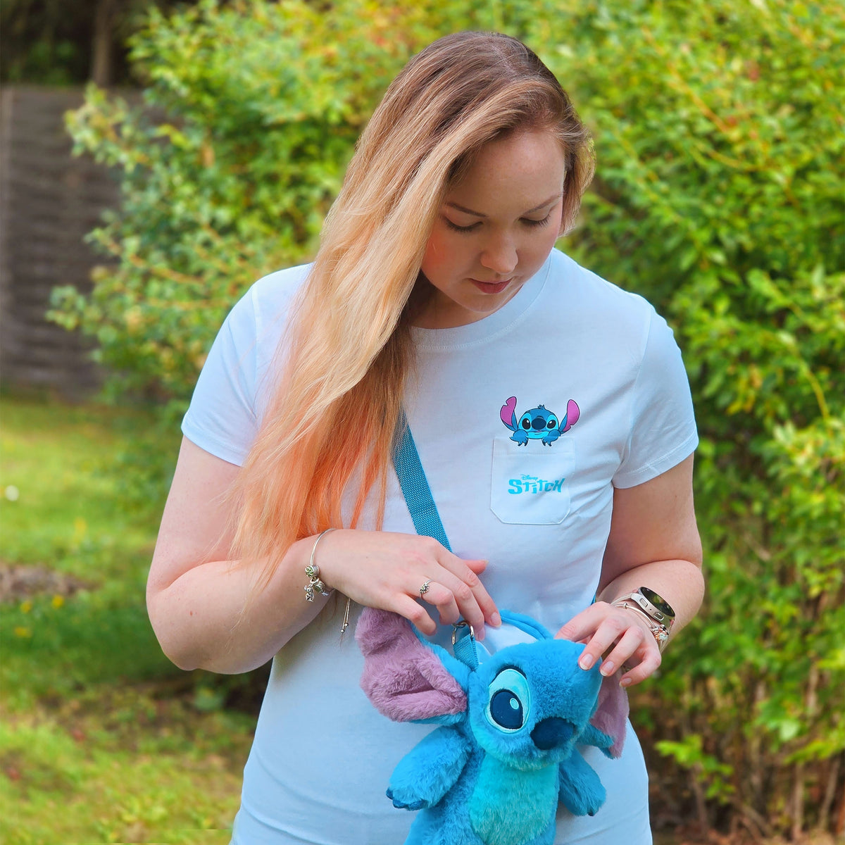 Zdjęcie produktu Biała koszulka z kieszonką Stitch - Lilo & Stitch