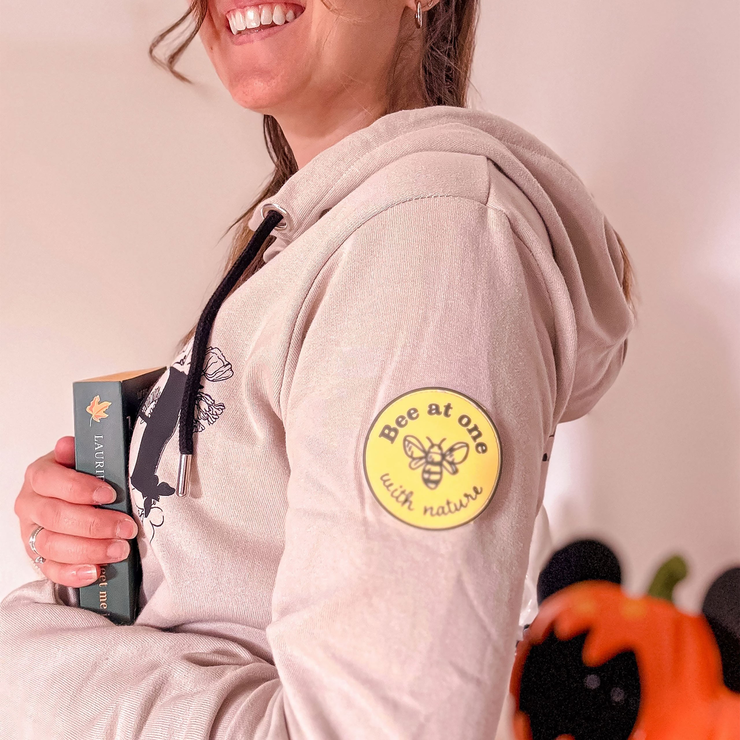 Zdjęcie produktu Kubuś Puchatek - Bluza z kapturem Pooh Love beżowa