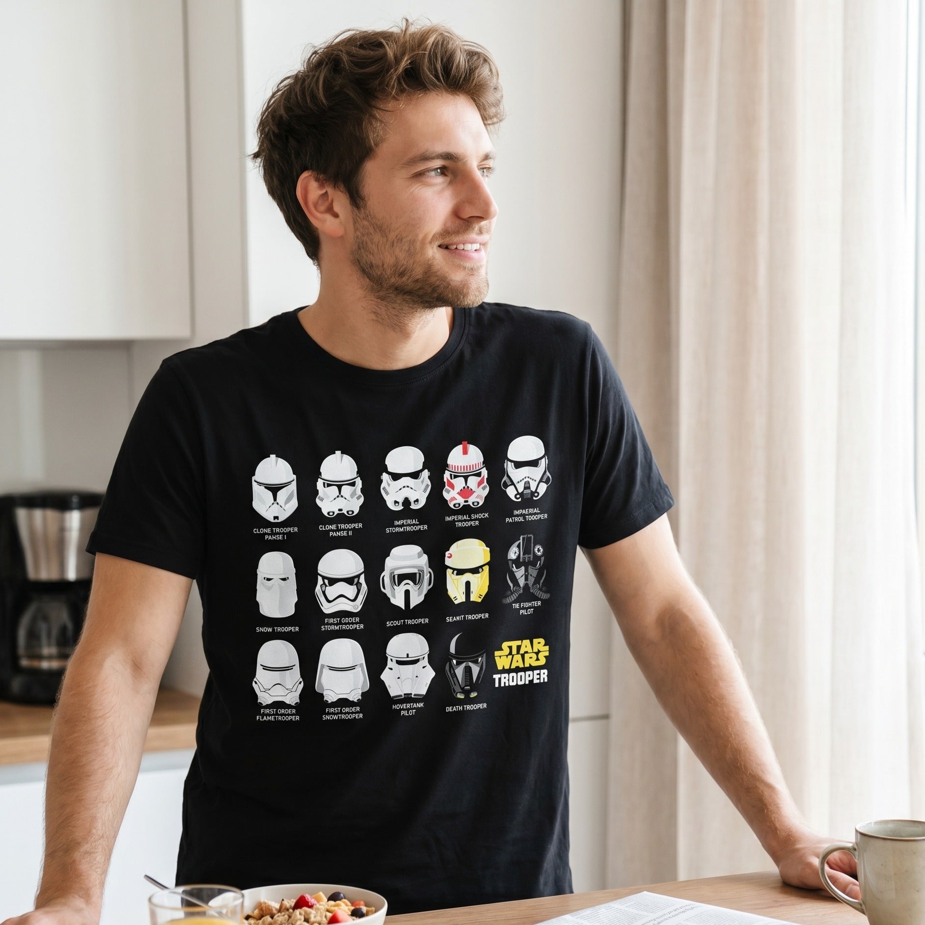 Zdjęcie produktu Koszulka z kolażem hełmu szturmowca czarna - Star Wars