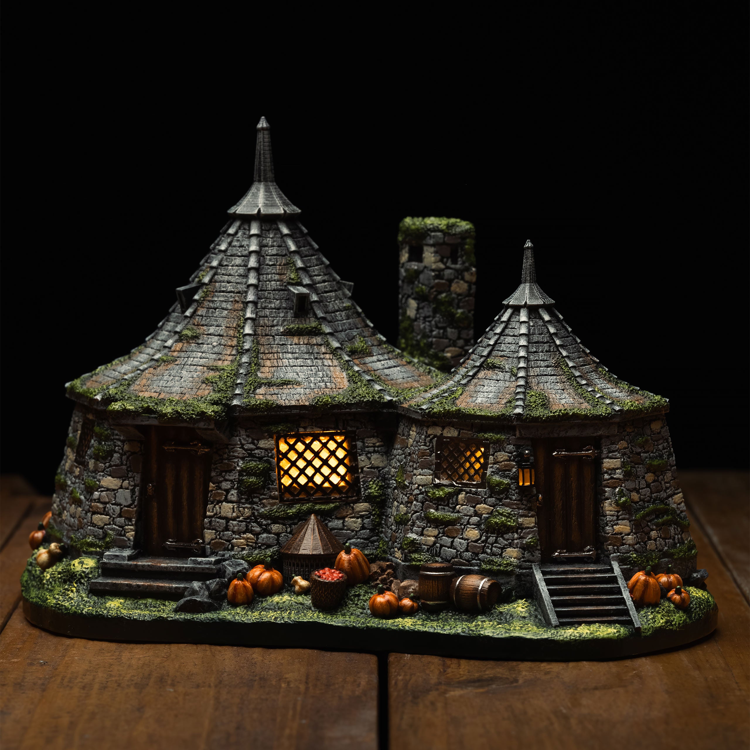 Zdjęcie produktu Harry Potter - Miniaturowa replika chatki Hagrida z oświetleniem LED