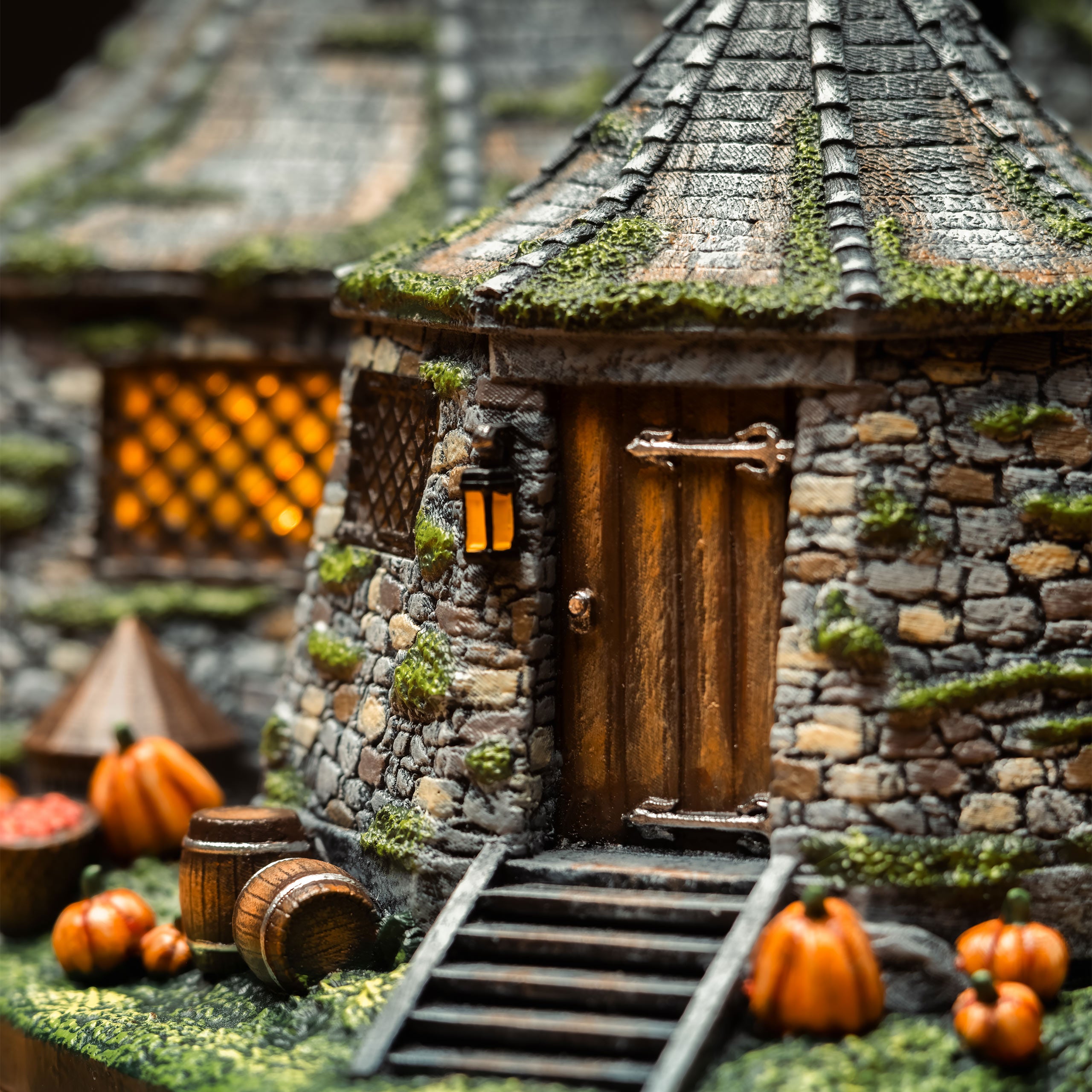 Zdjęcie produktu Harry Potter - Miniaturowa replika chatki Hagrida z oświetleniem LED