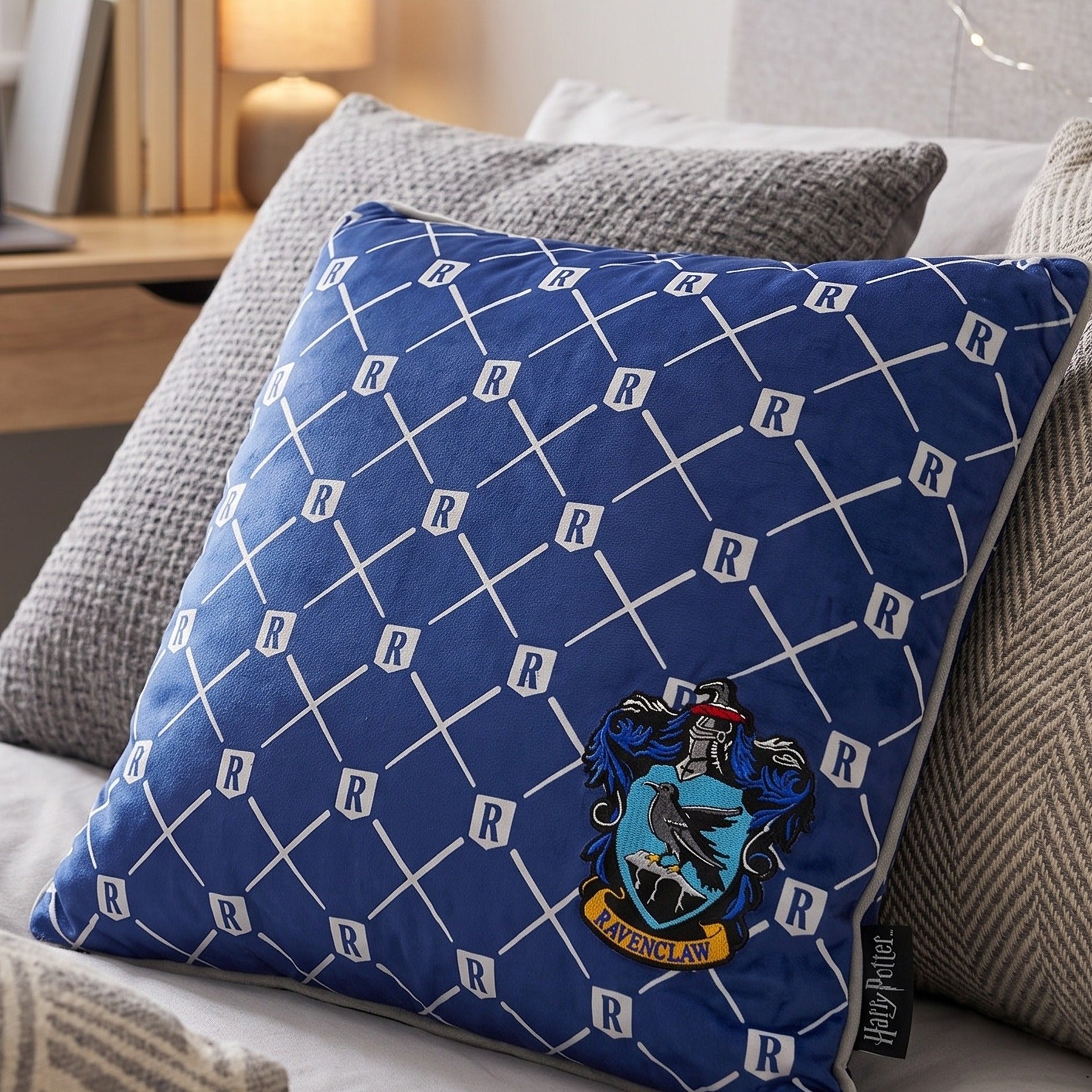 Zdjęcie produktu Harry Potter - Poduszka z herbem Ravenclaw