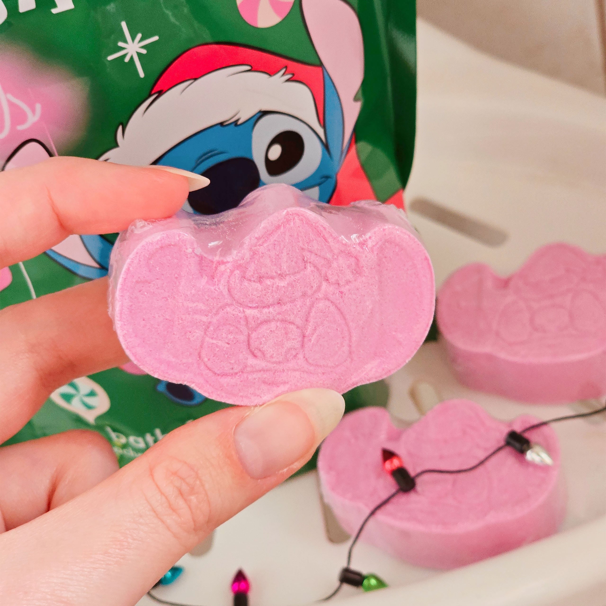 Zdjęcie produktu Stitch-mas Zestaw 6 musujących kul do kąpieli - Lilo & Stitch