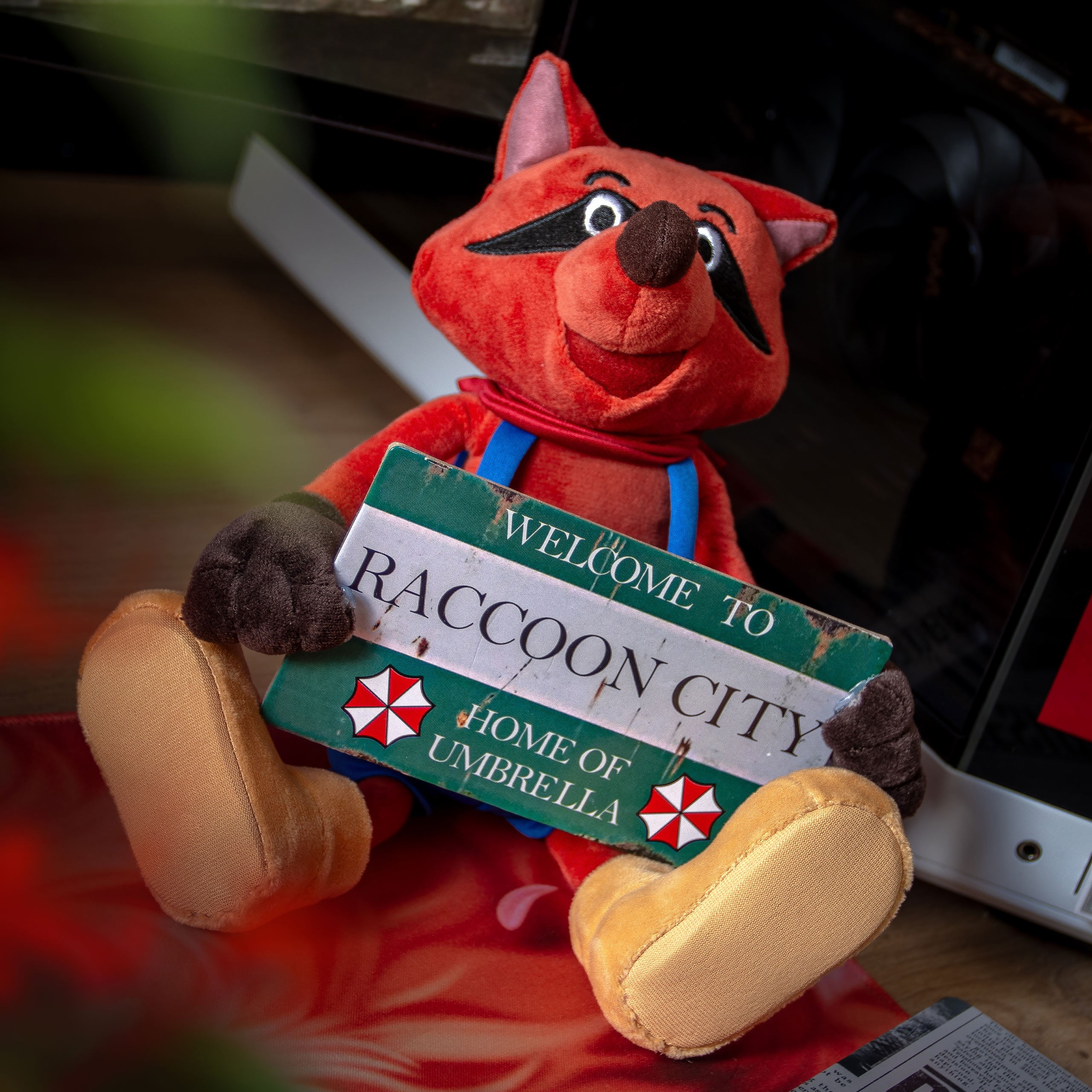 Zdjęcie produktu Resident Evil - Pluszak Mr. Raccoon Exclusive Vintage Variant