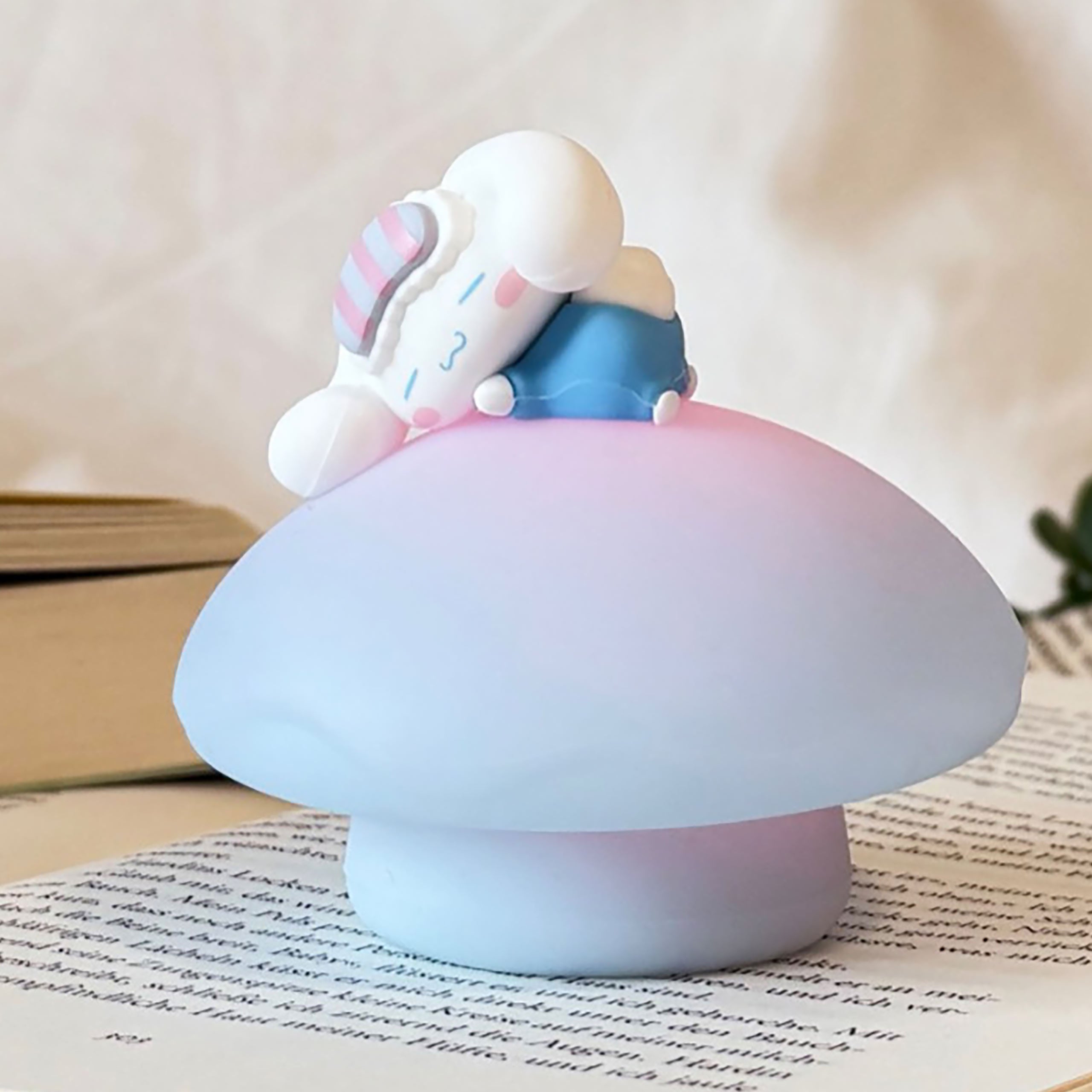Zdjęcie produktu Hello Kitty and Friends - Figurka niespodzianka YuMe Little Mushroom lampka nocna