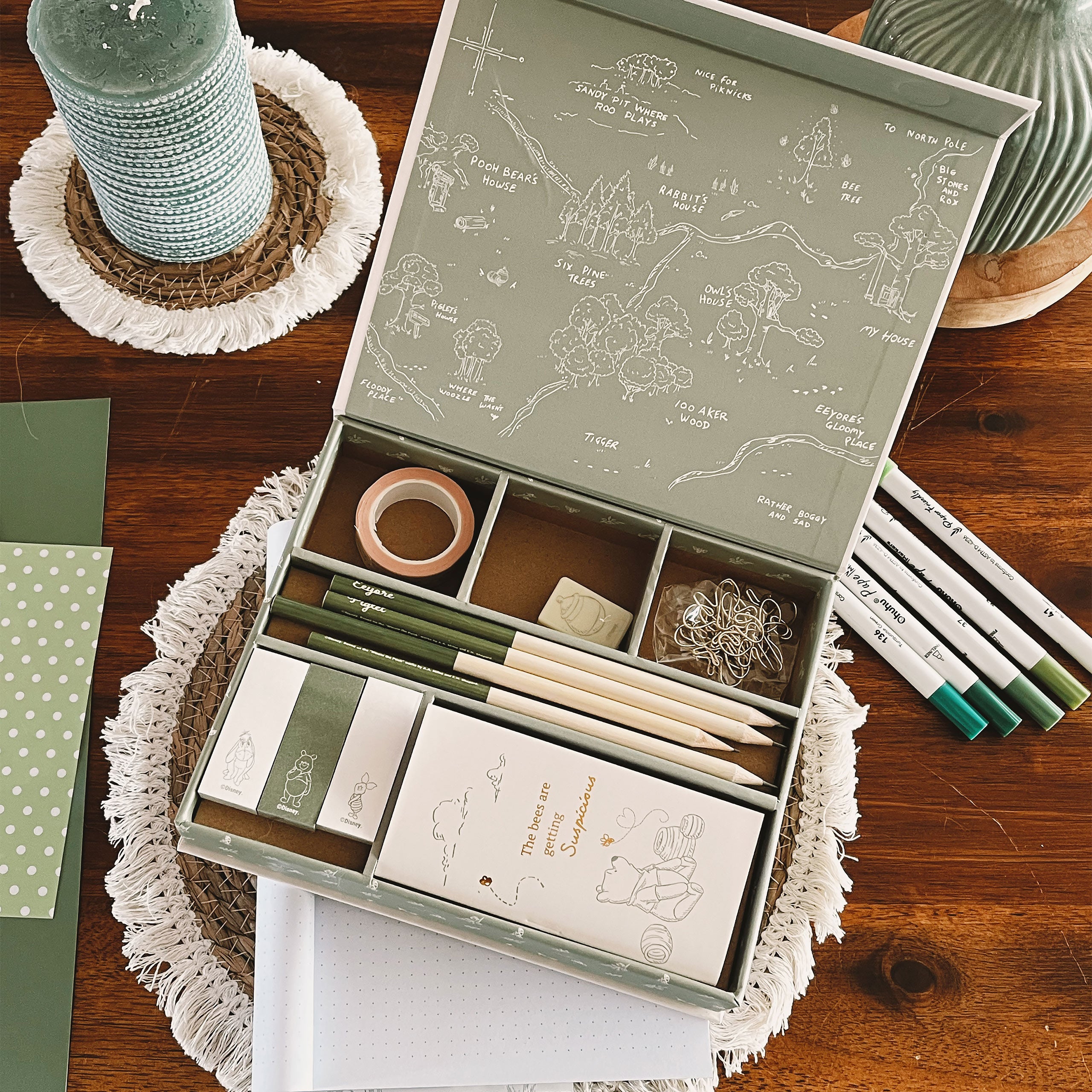 Product image Winnie the Pooh - Friends Stationery Set