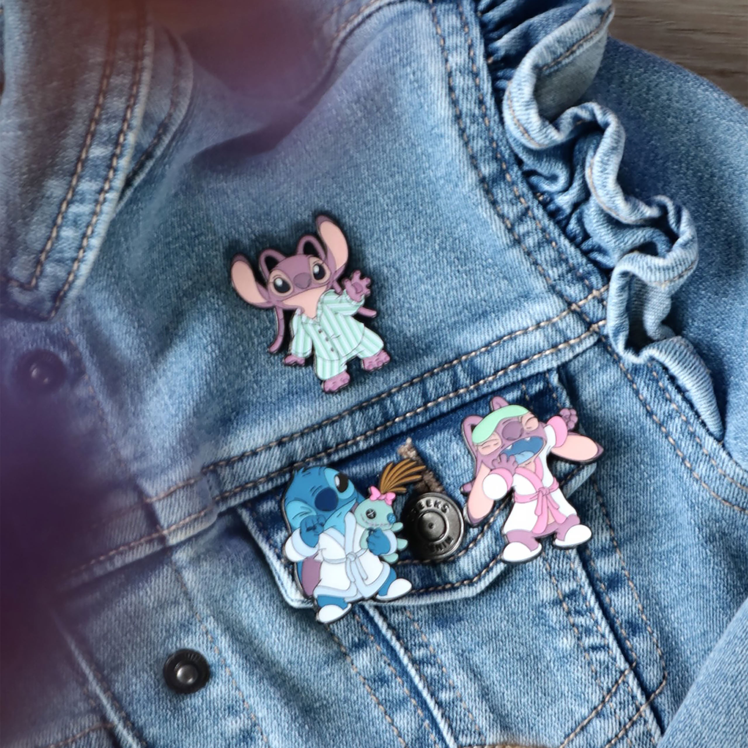 Zdjęcie produktu Lilo & Stitch - Tajemniczy pin Angel i Stitch