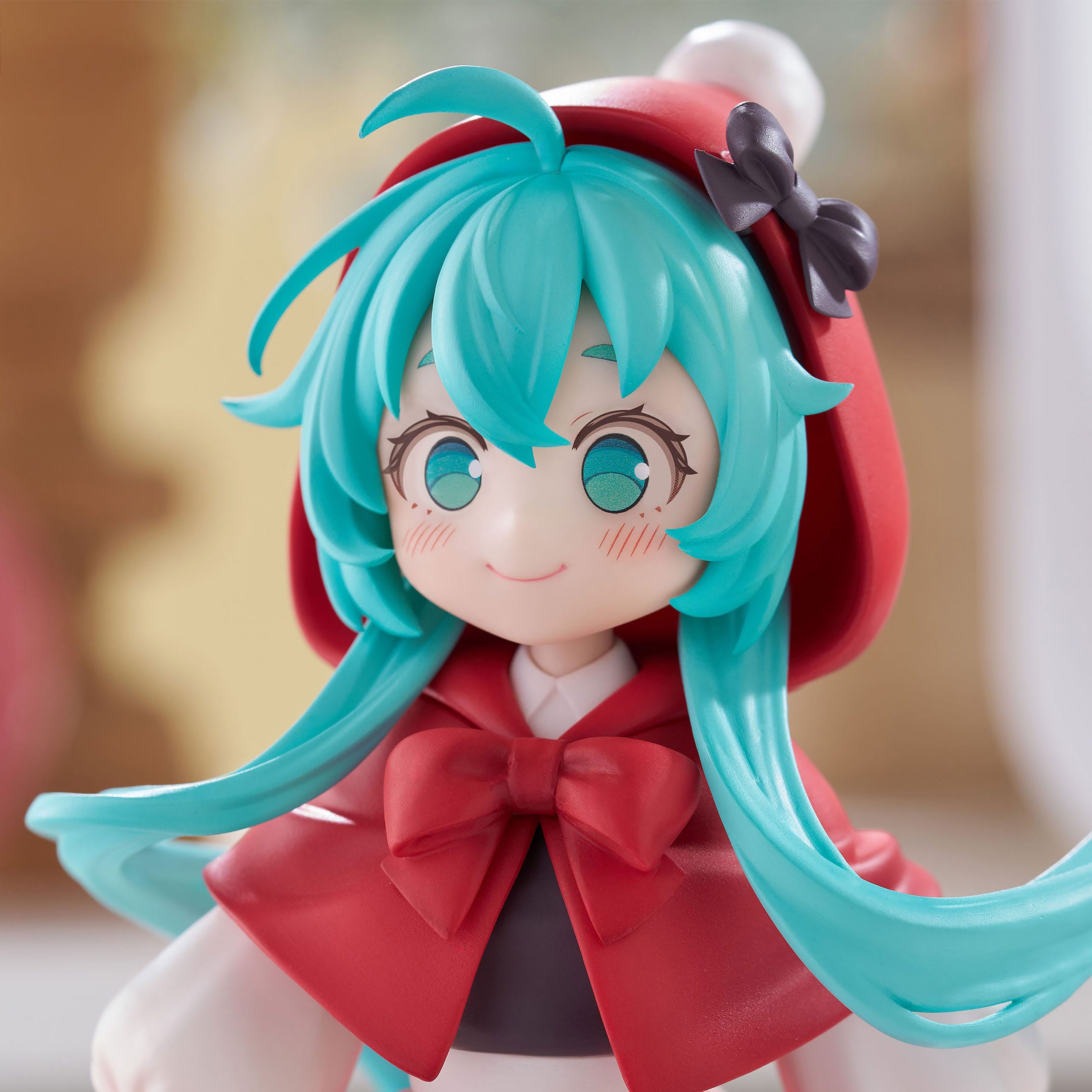 Product image Hatsune Miku – Little Red Riding Hood Desktop Figure