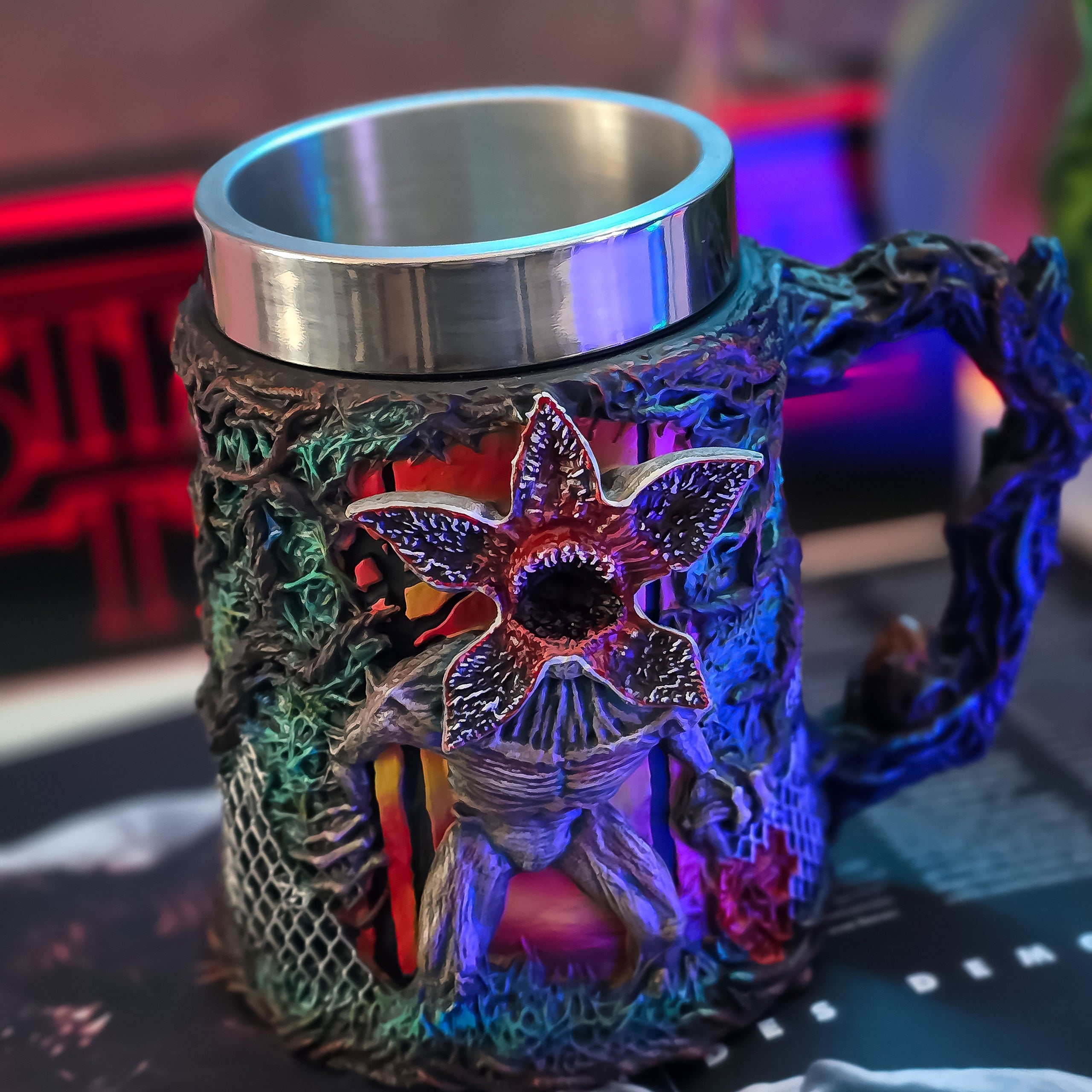 Zdjęcie produktu Stranger Things - Kufel Demogorgon Deluxe