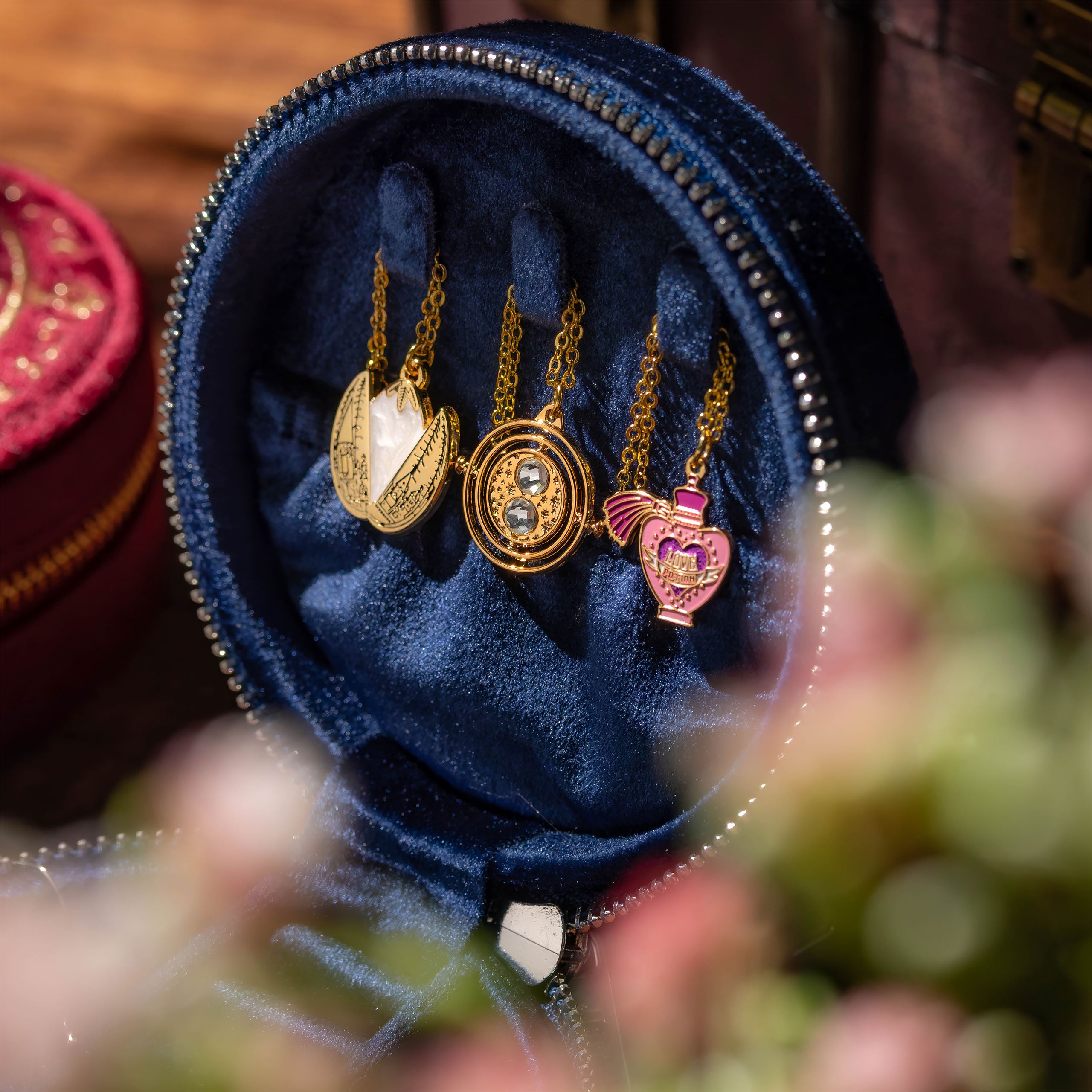 Zdjęcie produktu Harry Potter - Pluszowe pudełko na biżuterię Insygnia Śmierci