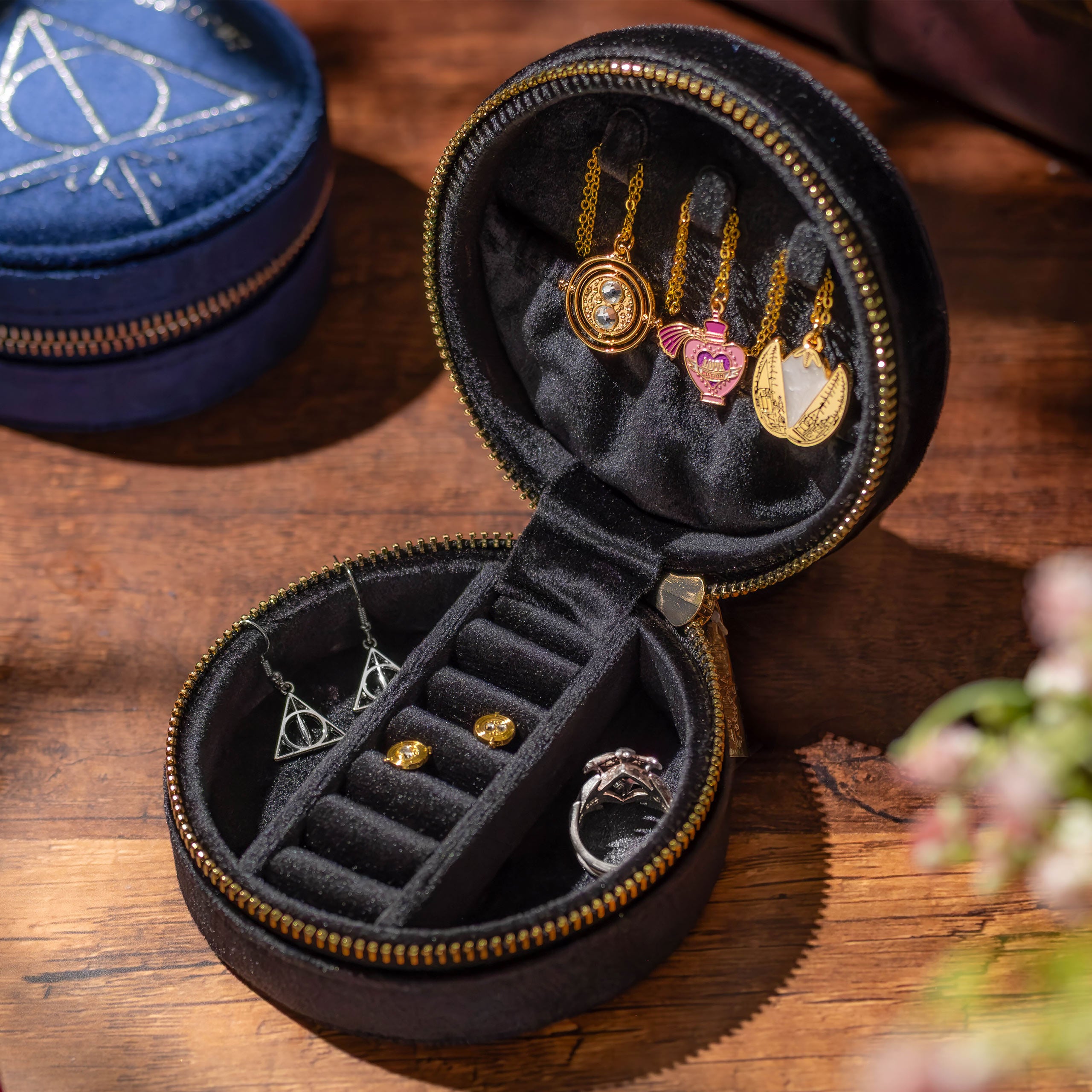 Product image Harry Potter - Golden Snitch Plush Jewelry Box