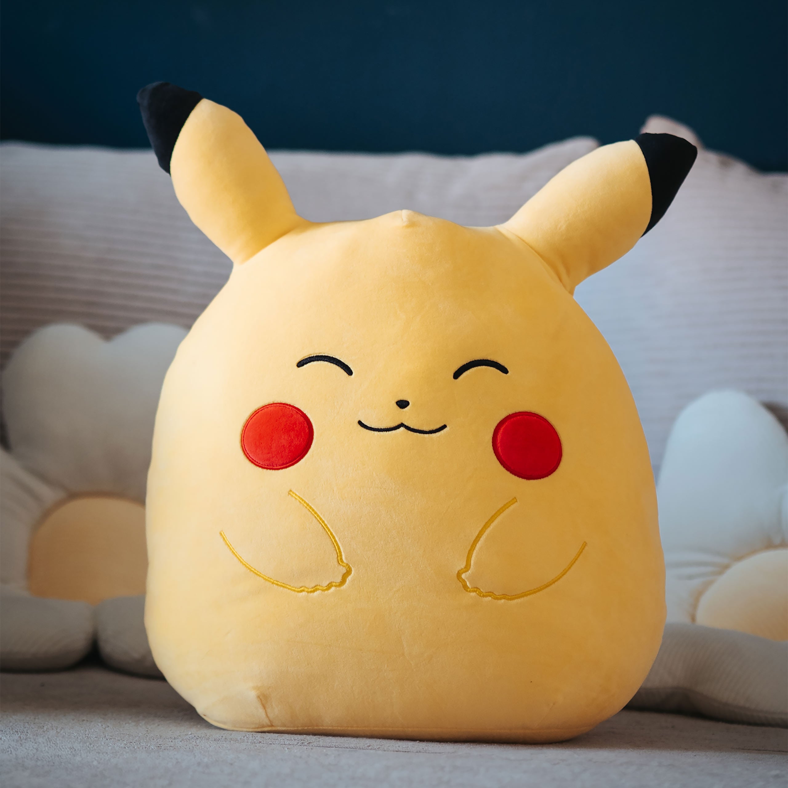 Zdjęcie produktu Pokémon – Maskotka pluszowa Pikachu Squishmallows 35 cm
