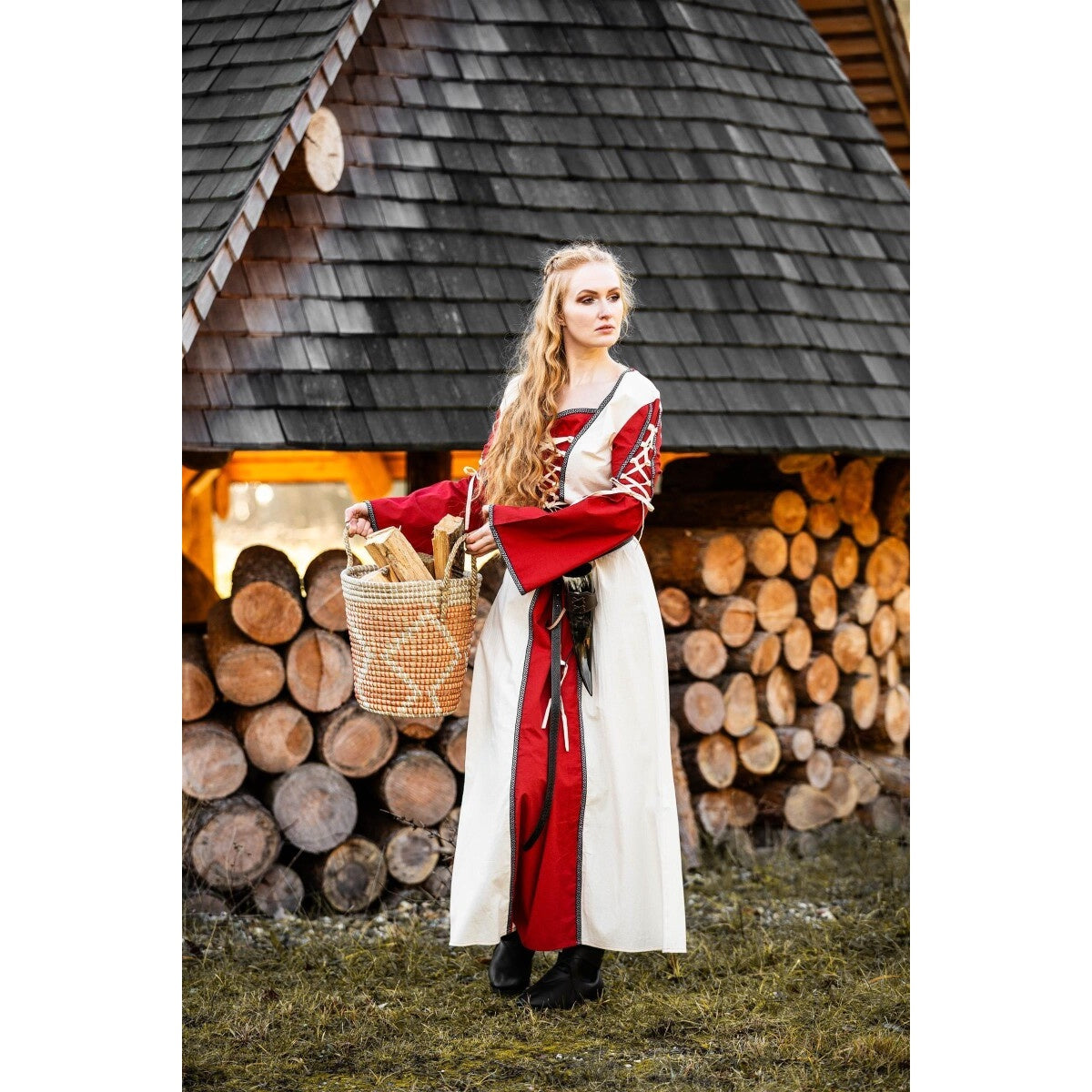 Product image Medieval Dress Amalia beige-red