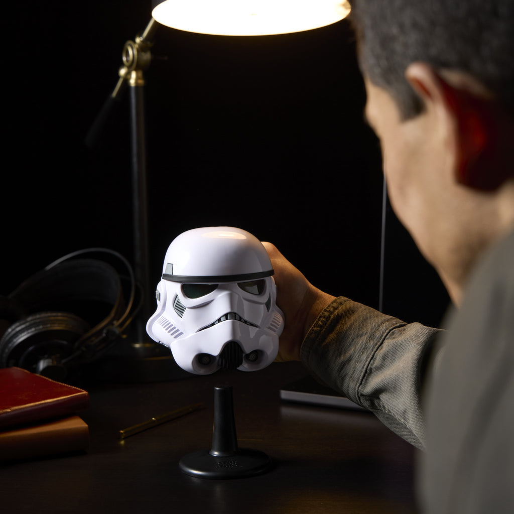 Zdjęcie produktu Star Wars - Replika mini hełmu Szturmowca na podstawce