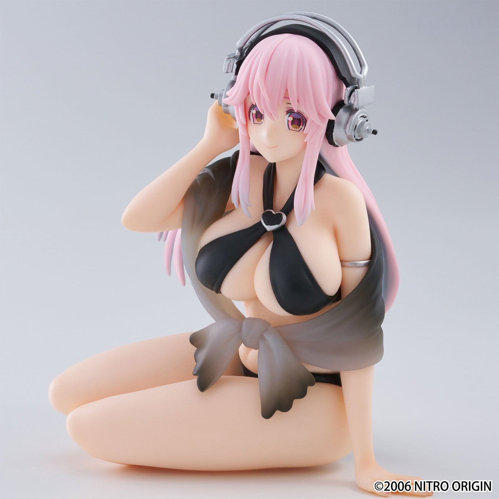 Zdjęcie produktu Super Sonico - Figurka Noodle Stopper Swimsuit Black Color Version