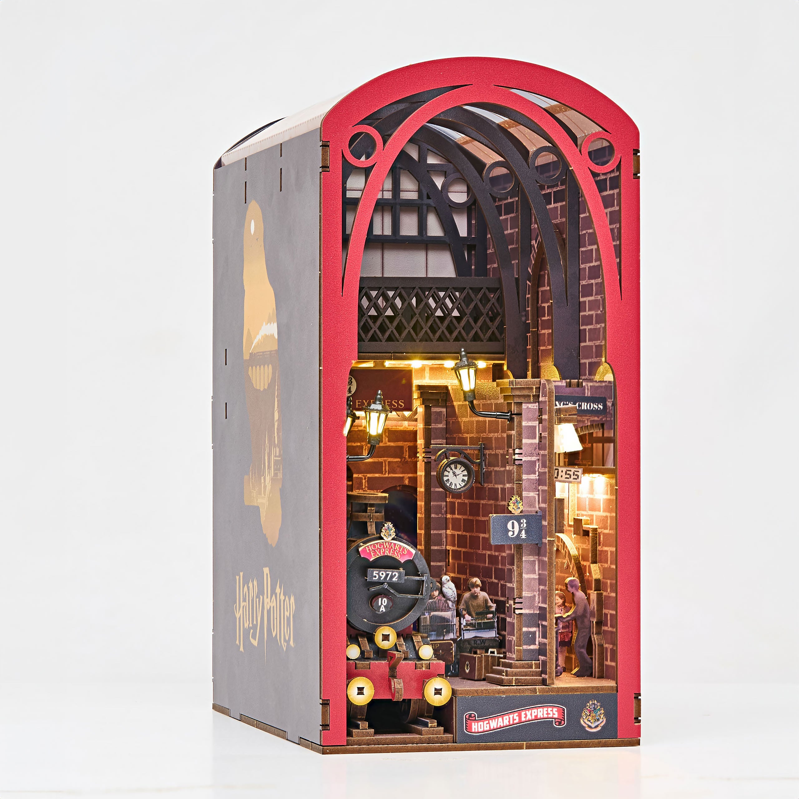 Product image Harry Potter – Hogwarts Express Book Nook Model Kit Wood