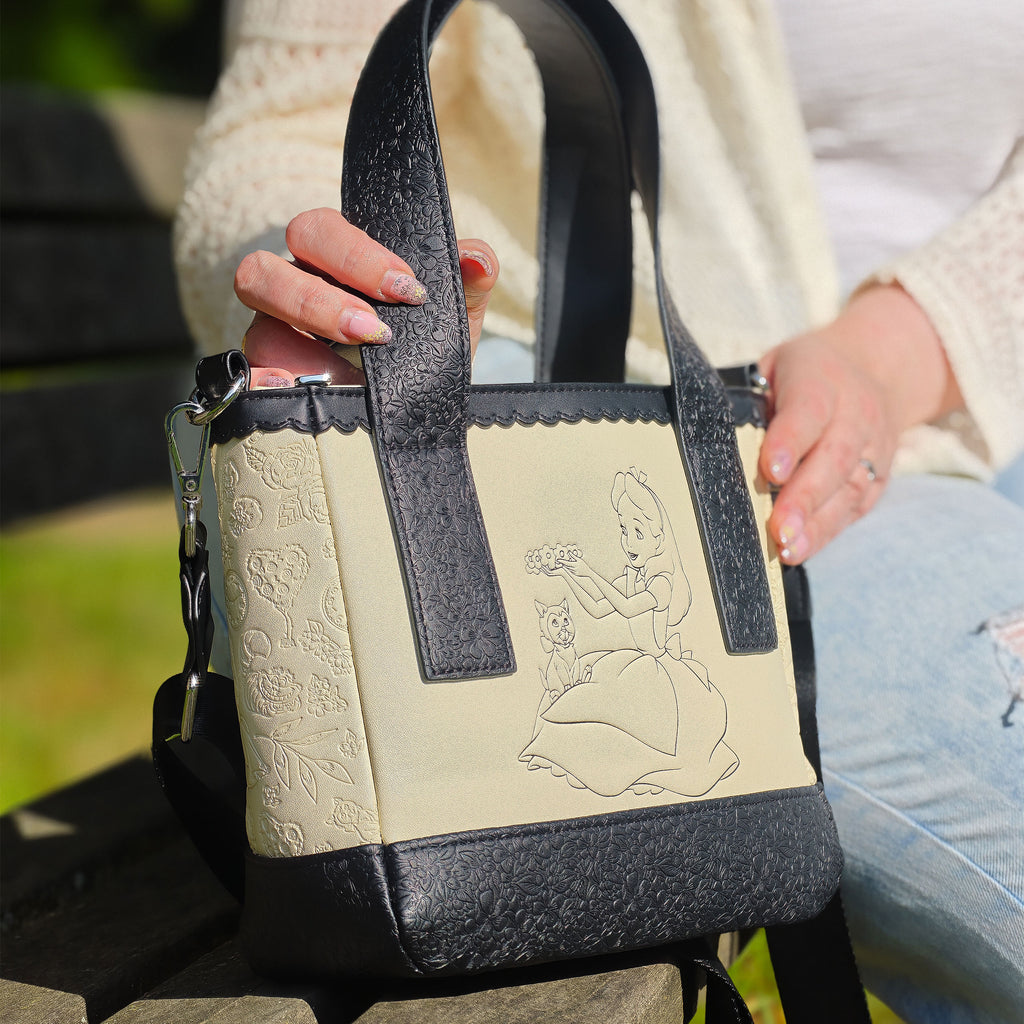 Zdjęcie produktu Alicja w Krainie Czarów - Kwiatowa mini torebka crossbody