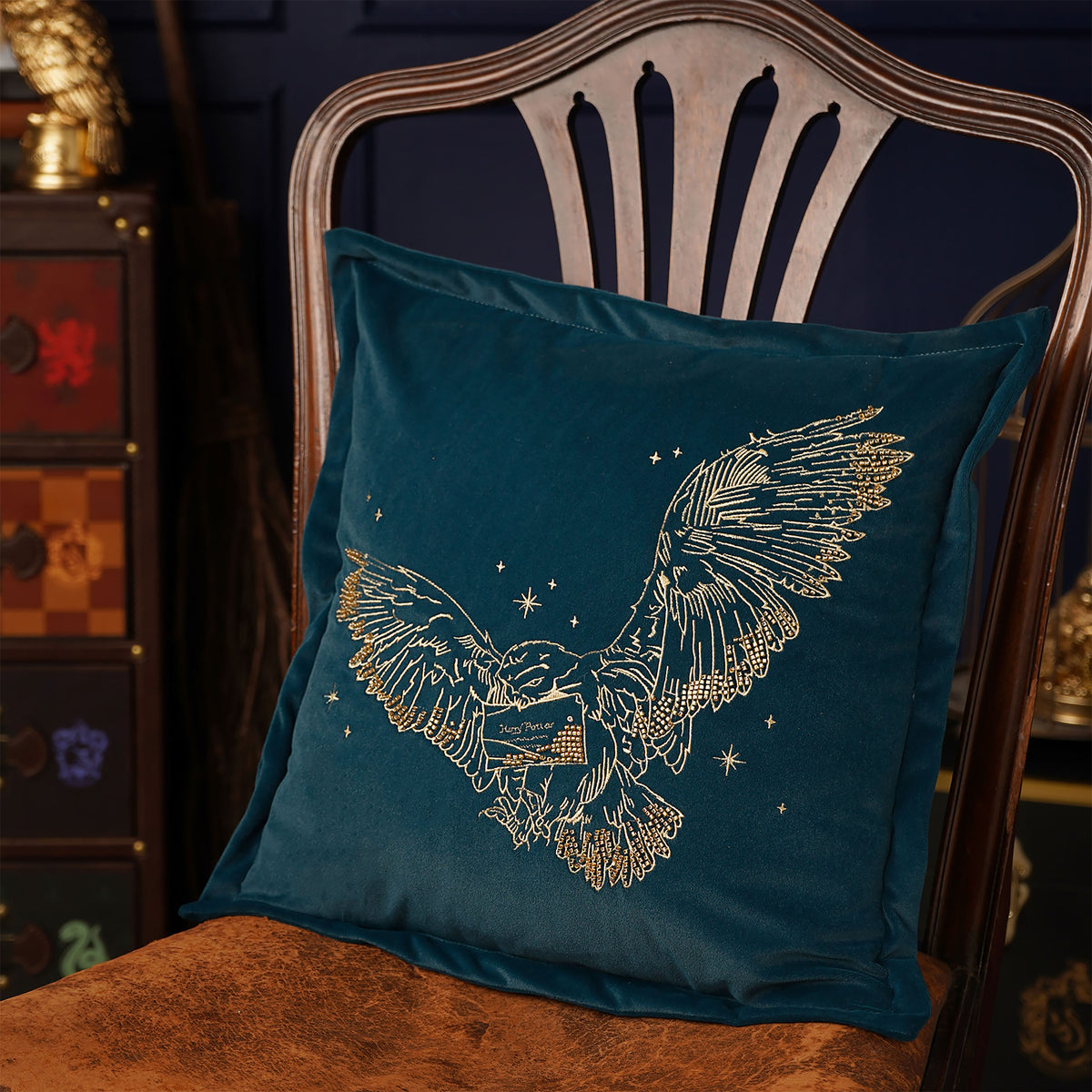 Zdjęcie produktu Harry Potter - Poduszka Alumni z Hedwigą