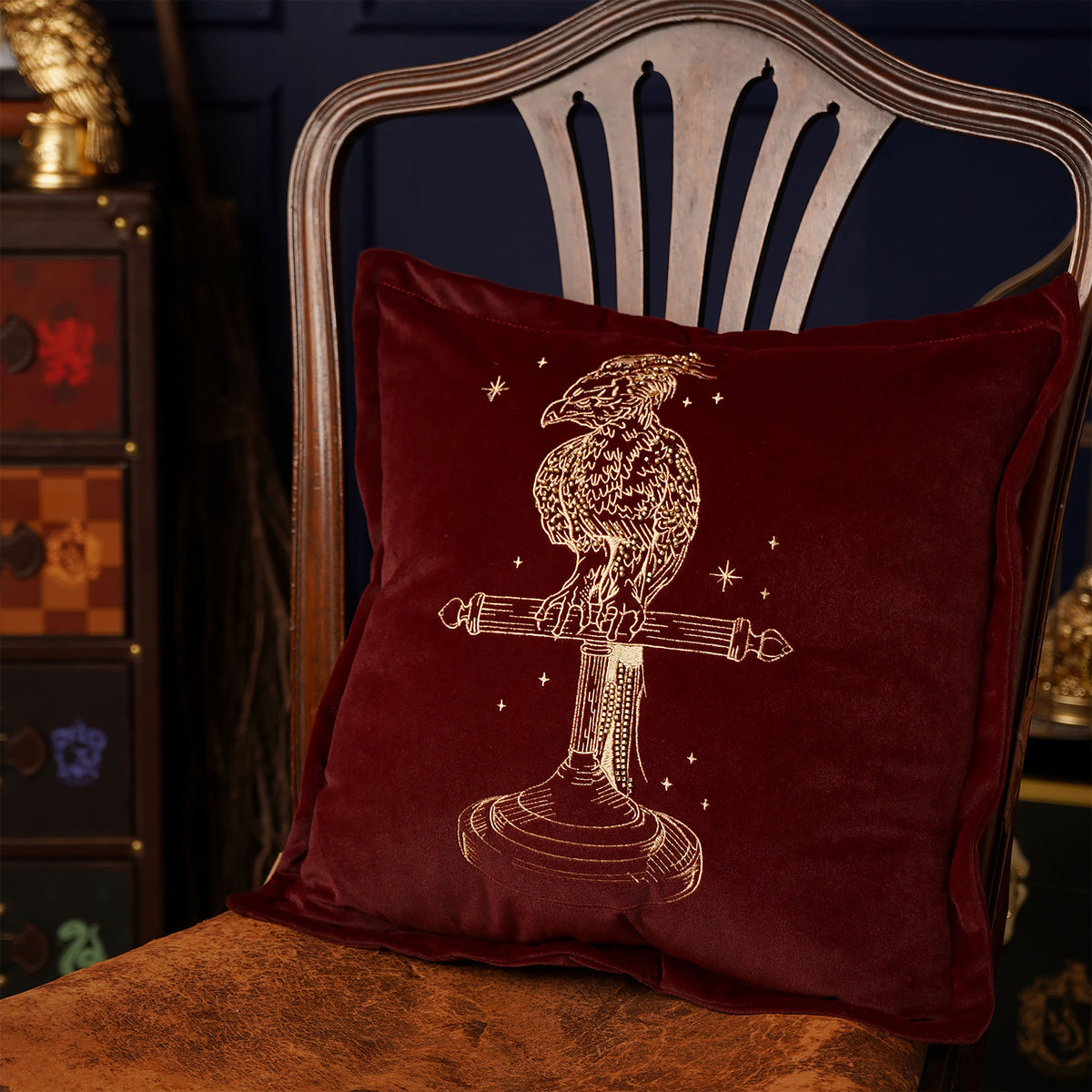 Zdjęcie produktu Harry Potter - Poduszka Alumni Fawkes