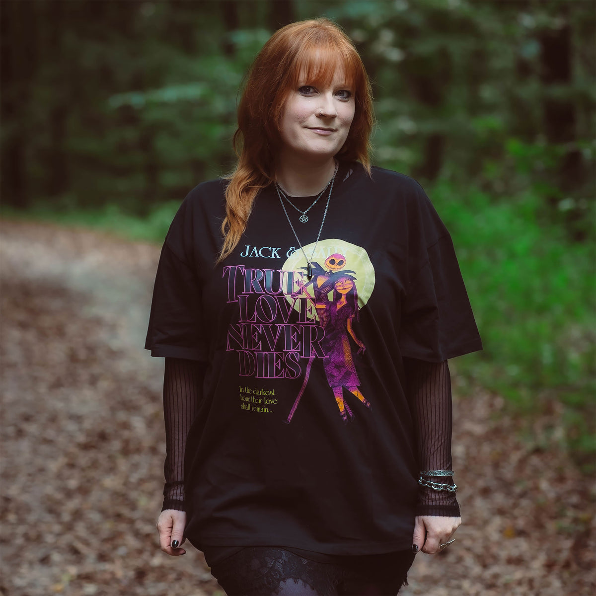 Zdjęcie produktu Miasteczko Halloween - czarny T-shirt True Love Never Dies