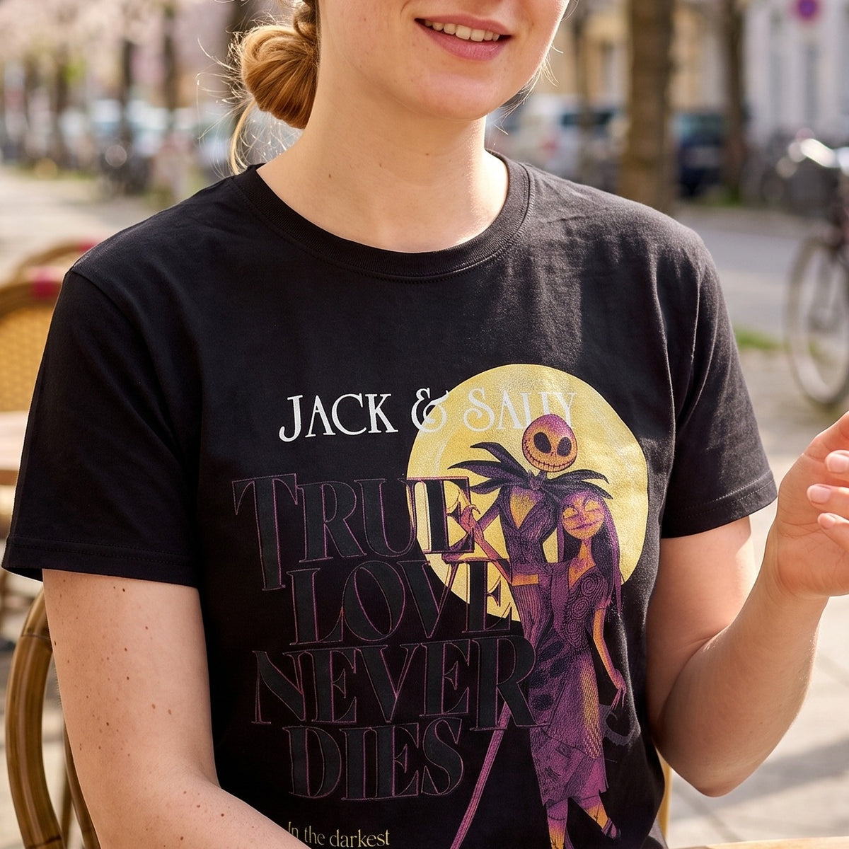 Zdjęcie produktu Miasteczko Halloween - czarny T-shirt True Love Never Dies