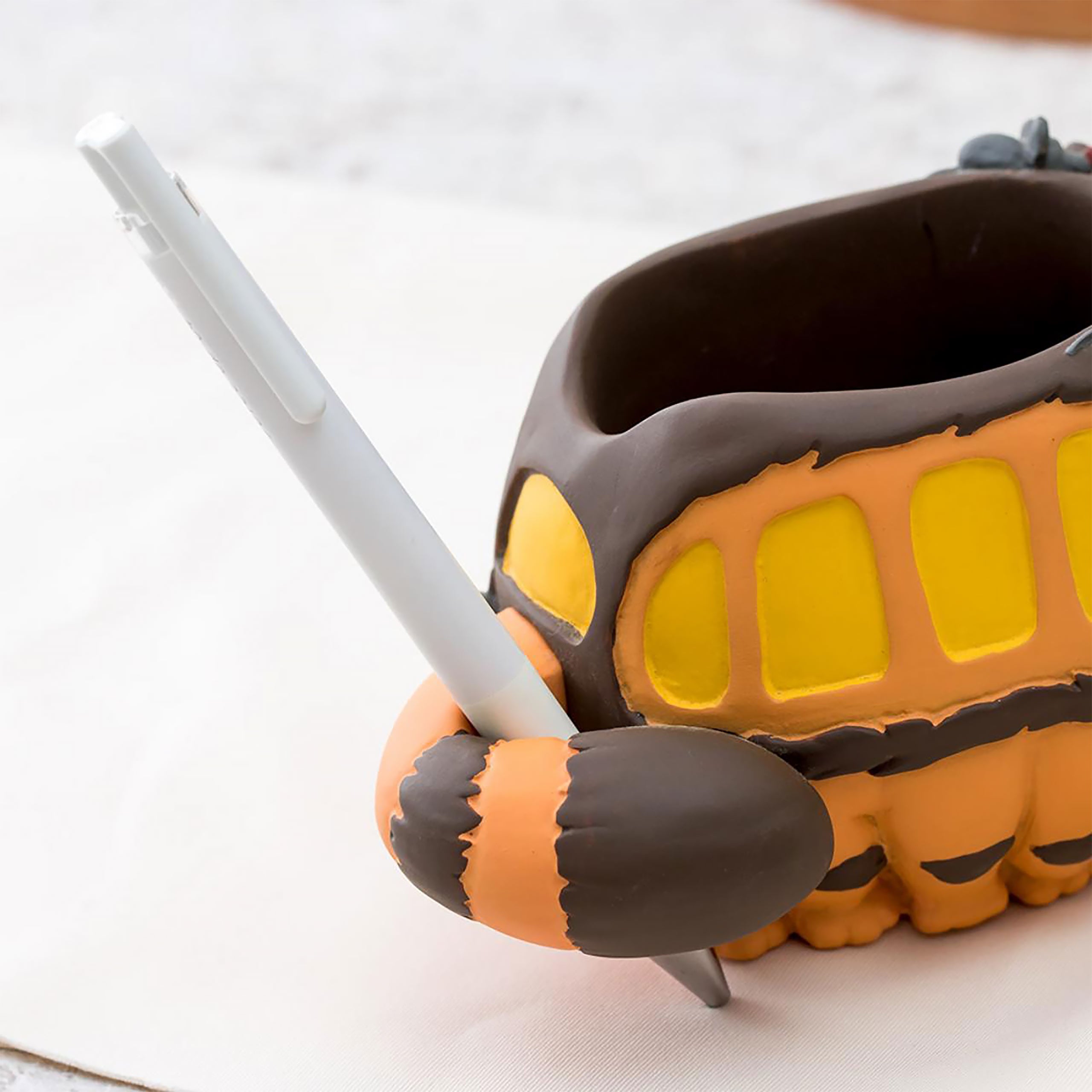 Zdjęcie produktu Mój sąsiad Totoro - stojak na długopisy Kotobus