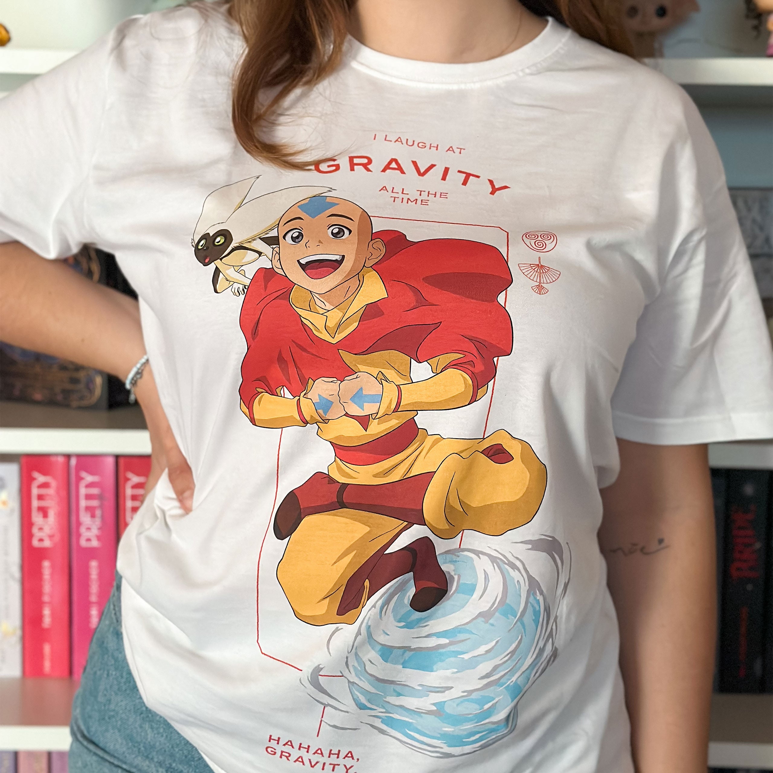 Zdjęcie produktu Avatar – koszulka Aang Laugh at Gravity biała