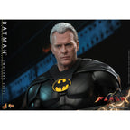 Zdjęcie produktu DC Comics: The Flash – Batman (nowoczesny kostium) figurka kolekcjonerska Masterpiece 1:6