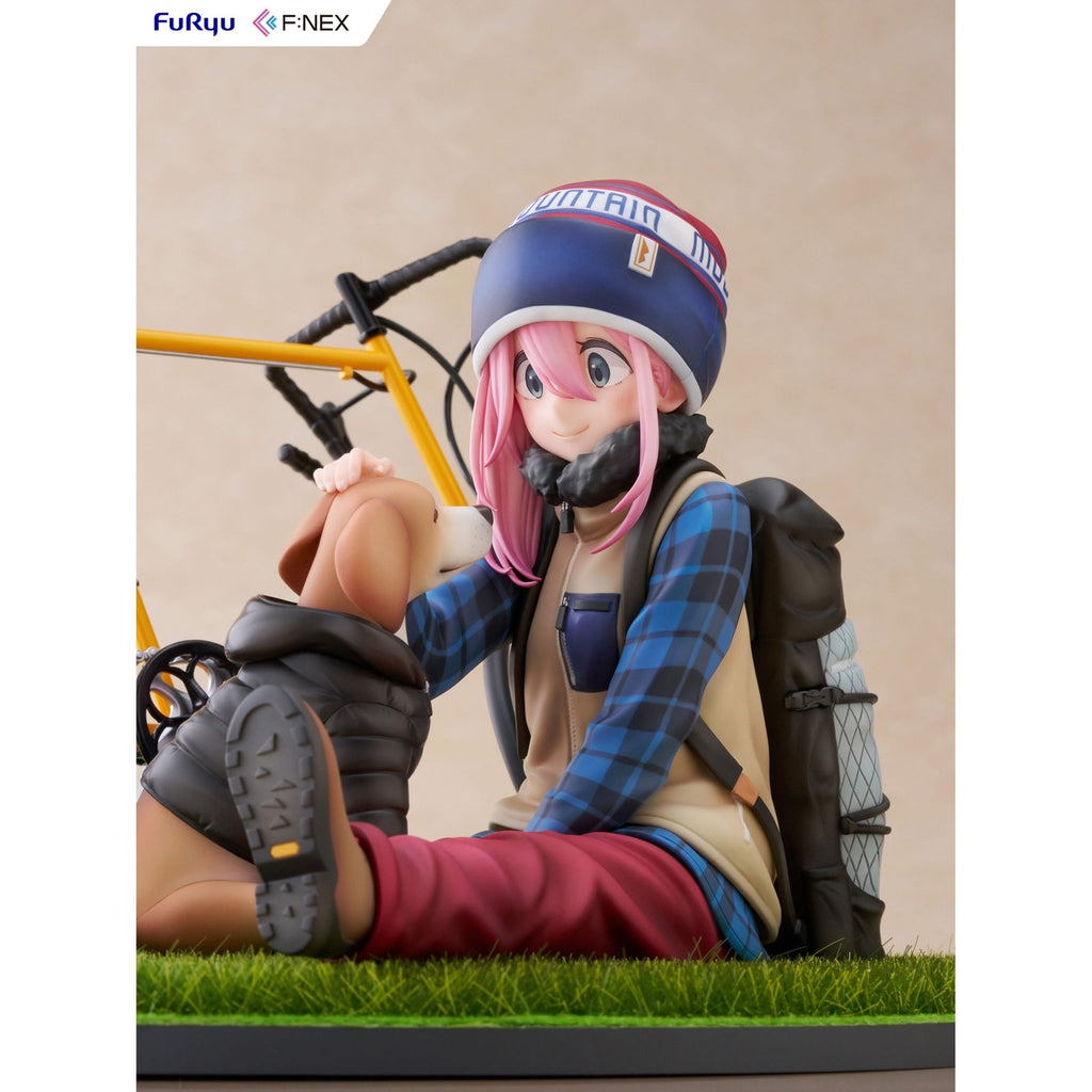 Zdjęcie produktu Laid Back Camp F:NEX Figurka PVC 1/7 Nadeshiko Kagamihara 13 cm
