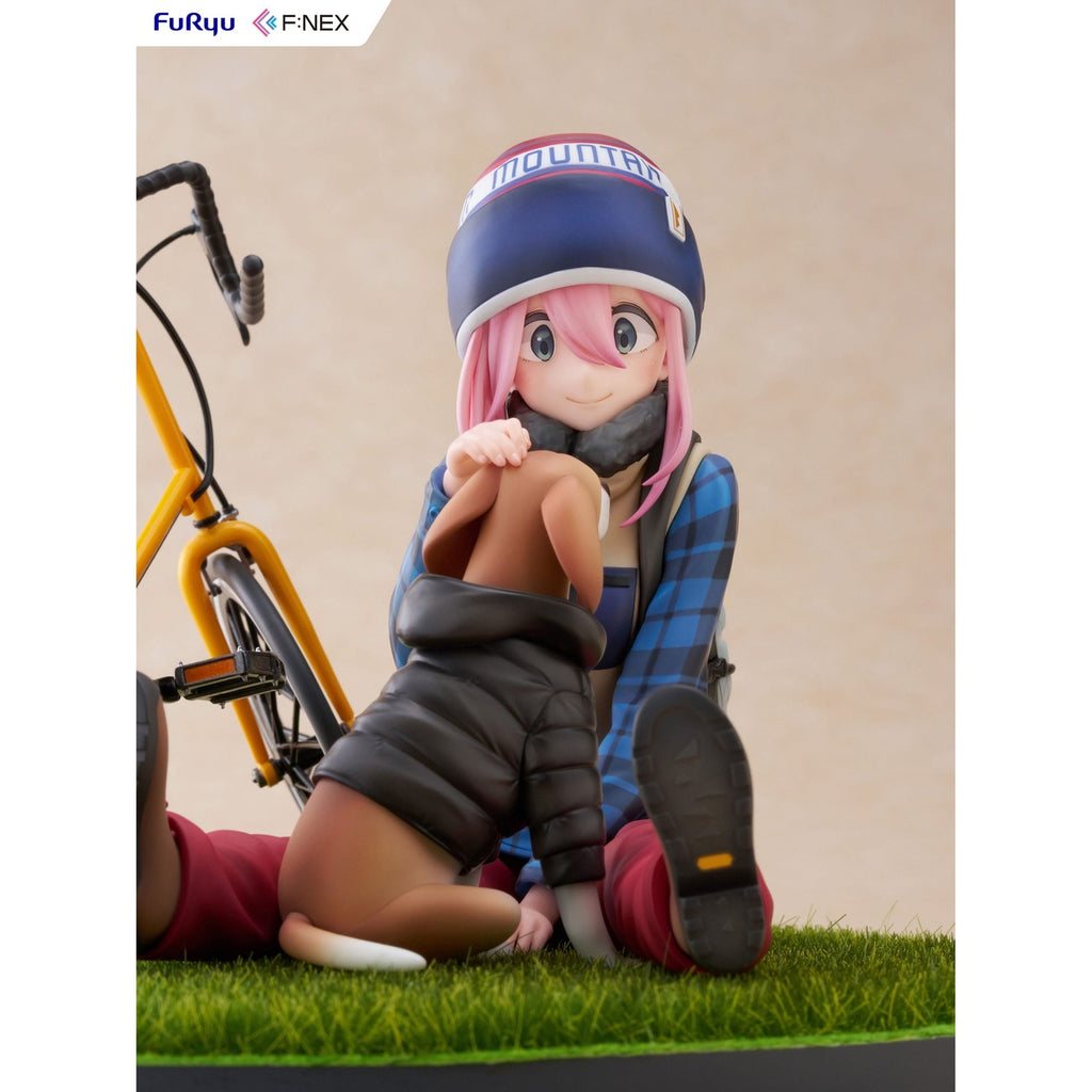 Zdjęcie produktu Laid Back Camp F:NEX Figurka PVC 1/7 Nadeshiko Kagamihara 13 cm