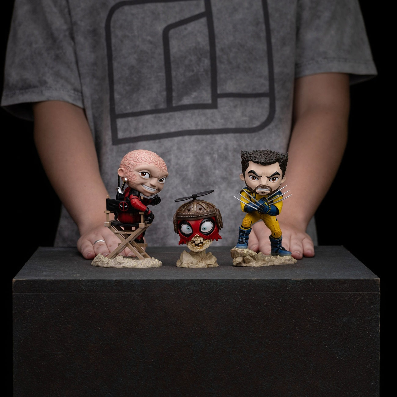Zdjęcie produktu Deadpool & Wolverine Mini Co. figurka PVC Deadpool bez maski 13 cm