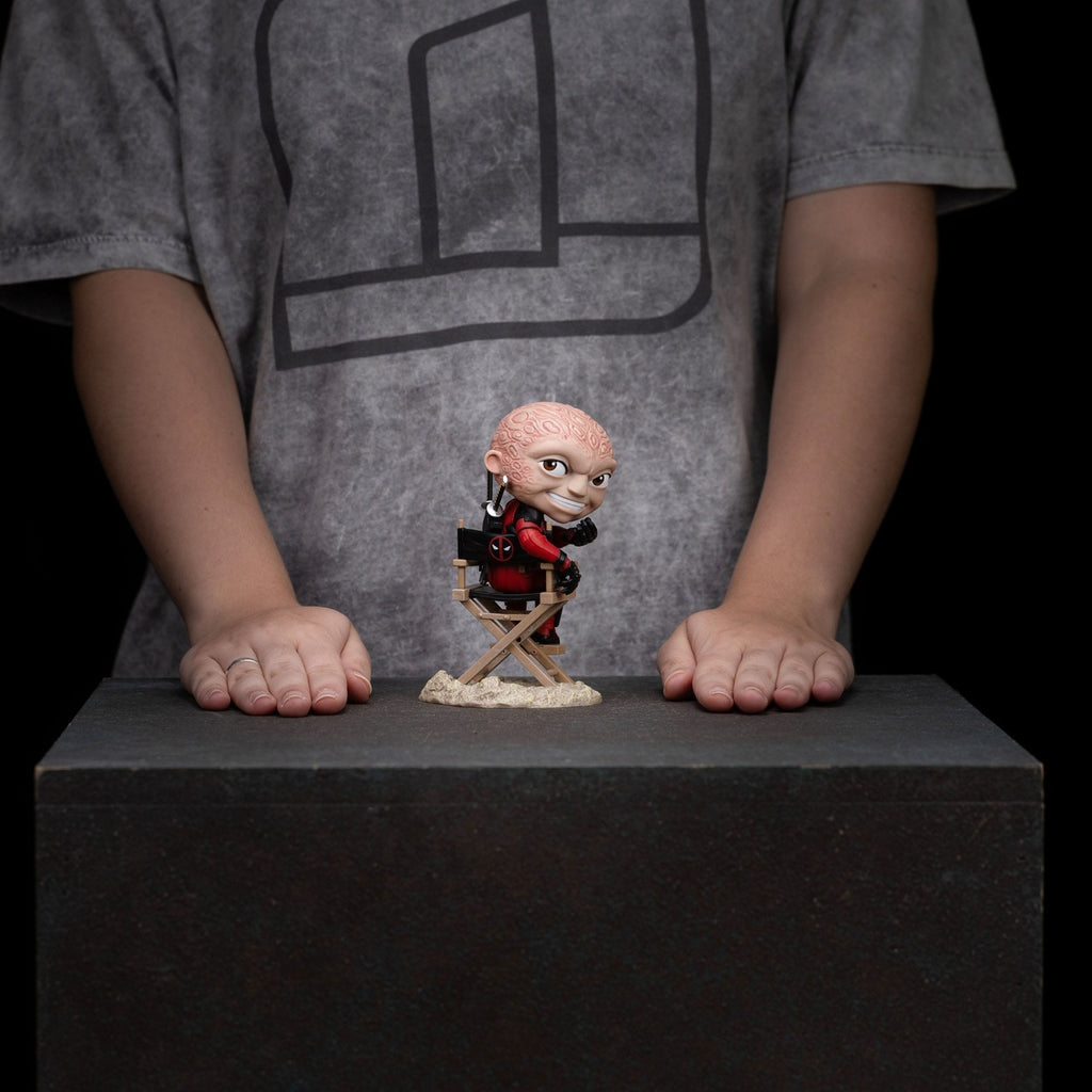 Zdjęcie produktu Deadpool & Wolverine Mini Co. figurka PVC Deadpool bez maski 13 cm