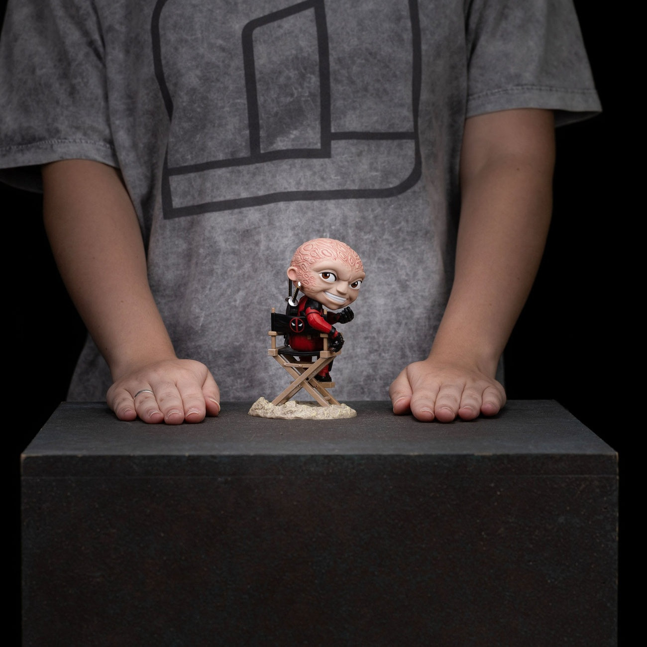 Zdjęcie produktu Deadpool & Wolverine Mini Co. figurka PVC Deadpool bez maski 13 cm
