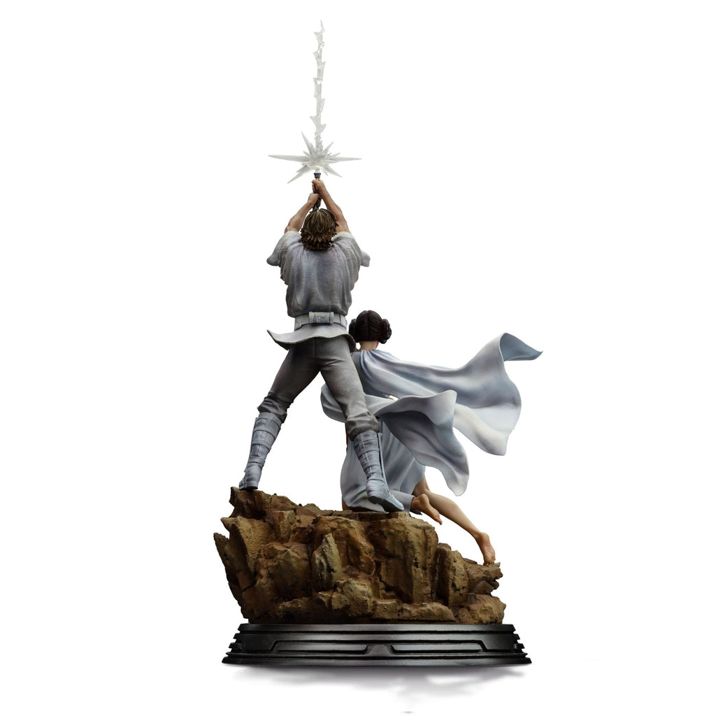 Zdjęcie produktu Star Wars Deluxe Art Scale Figura 1/10 Luke i Leia 41 cm