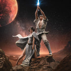 Zdjęcie produktu Star Wars Deluxe Art Scale Figura 1/10 Luke i Leia 41 cm