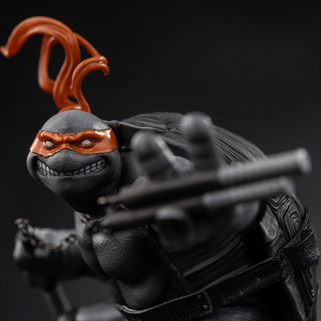 Zdjęcie produktu Teenage Mutant Ninja Turtles Figura Art Scale 1/10 Michelangelo Wersja Czarnobiała 26 cm heo exclusive