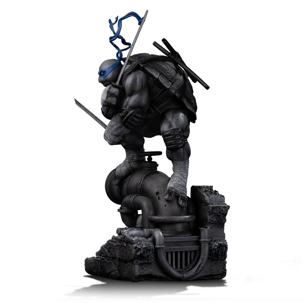 Zdjęcie produktu Teenage Mutant Ninja Turtles Figura Art Scale 1/10 Leonardo Wariant Czarny i Biały 26 cm heo exclusive
