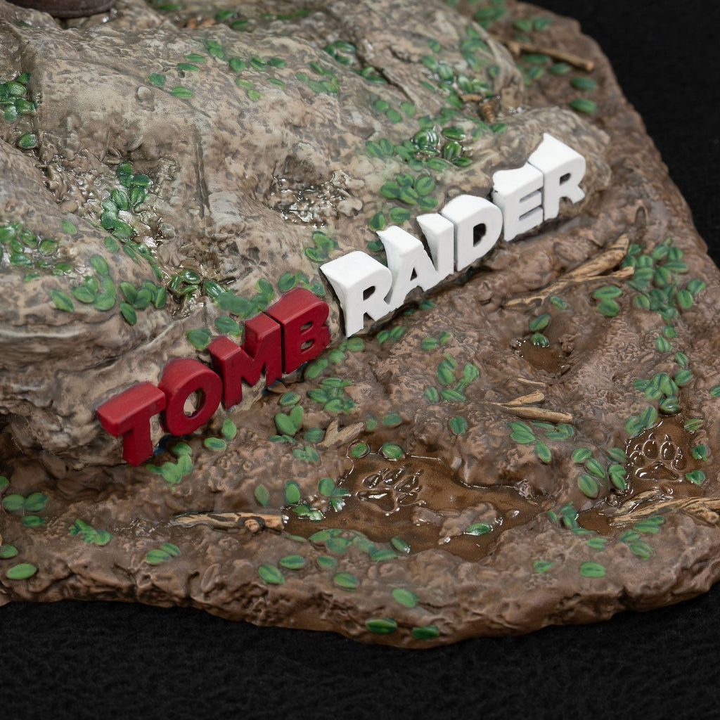 Product image Tomb Raider PVC Statue Lara Croft Survivor Era 33 cm