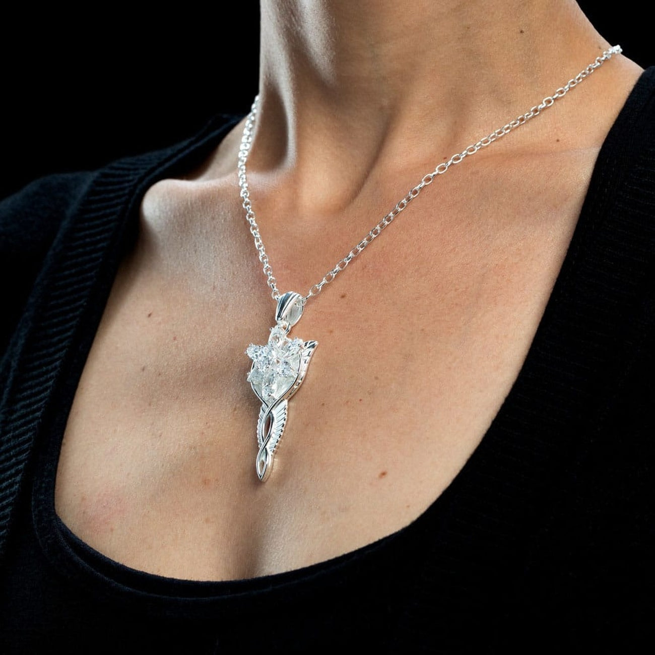 Product image The Lord of the Rings Arwen’s Evenstar Pendant with Chain Replica Sterling Silver