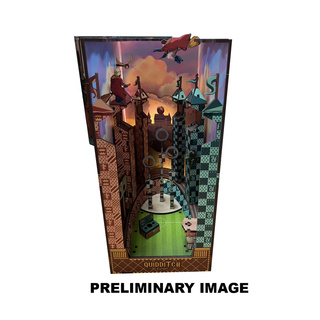 Zdjęcie produktu Harry Potter Tiny Adventures Book Nook Mini-diorama Boisko Quidditcha 23 cm