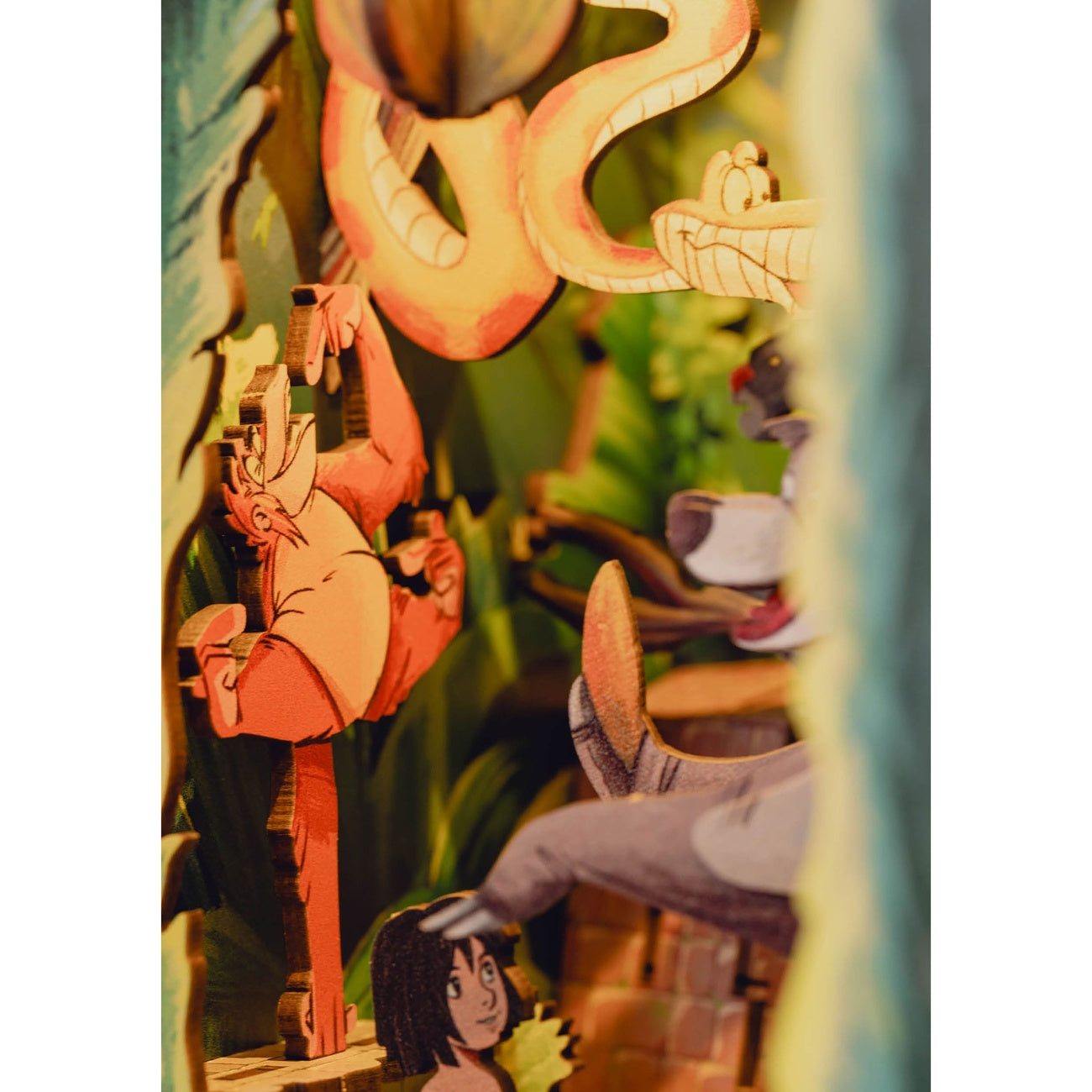 Zdjęcie produktu Disney Tiny Adventures Book Nook Mini diorama Księga dżungli 23 cm