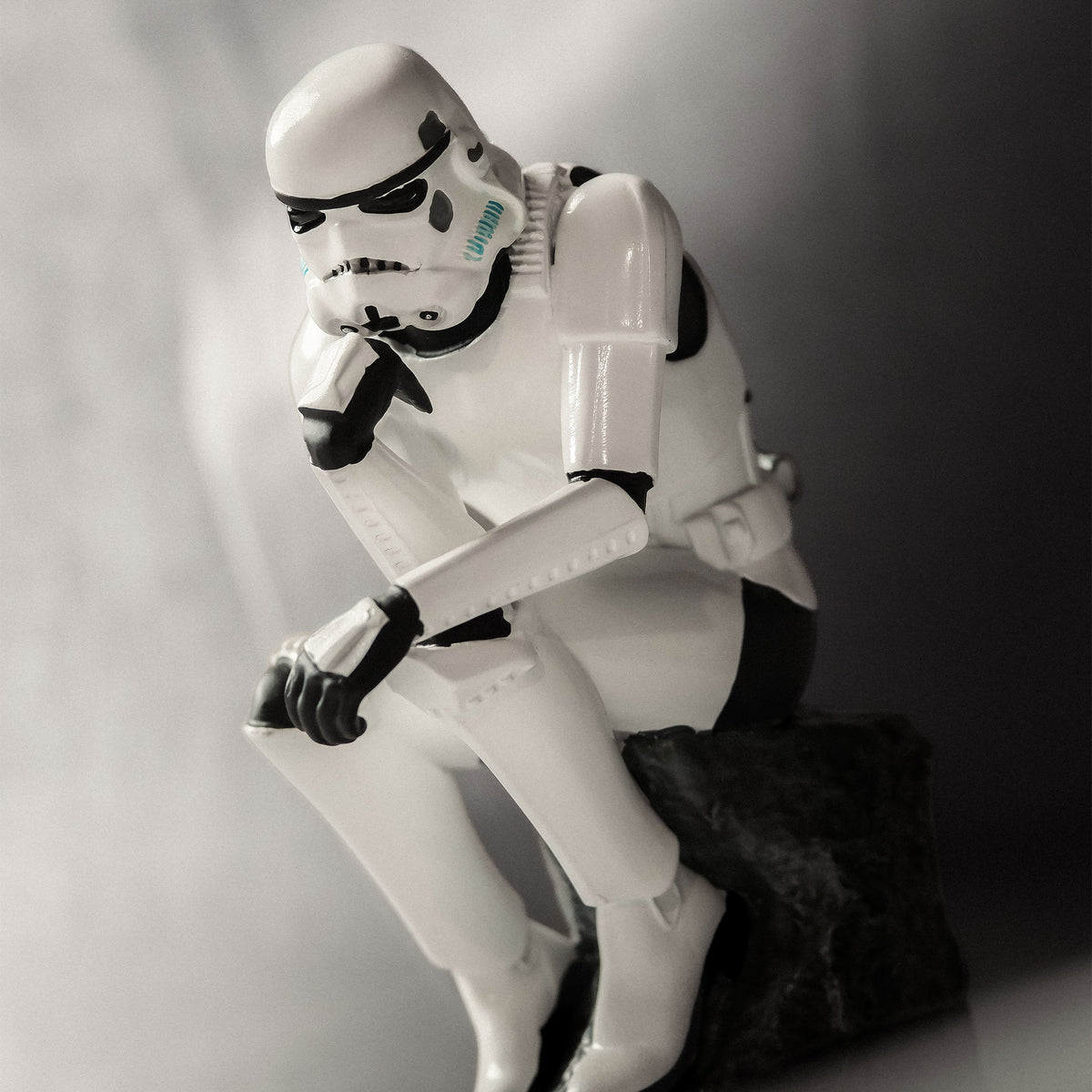 Zdjęcie produktu Figurka Stormtrooper The Overthinker - Star Wars