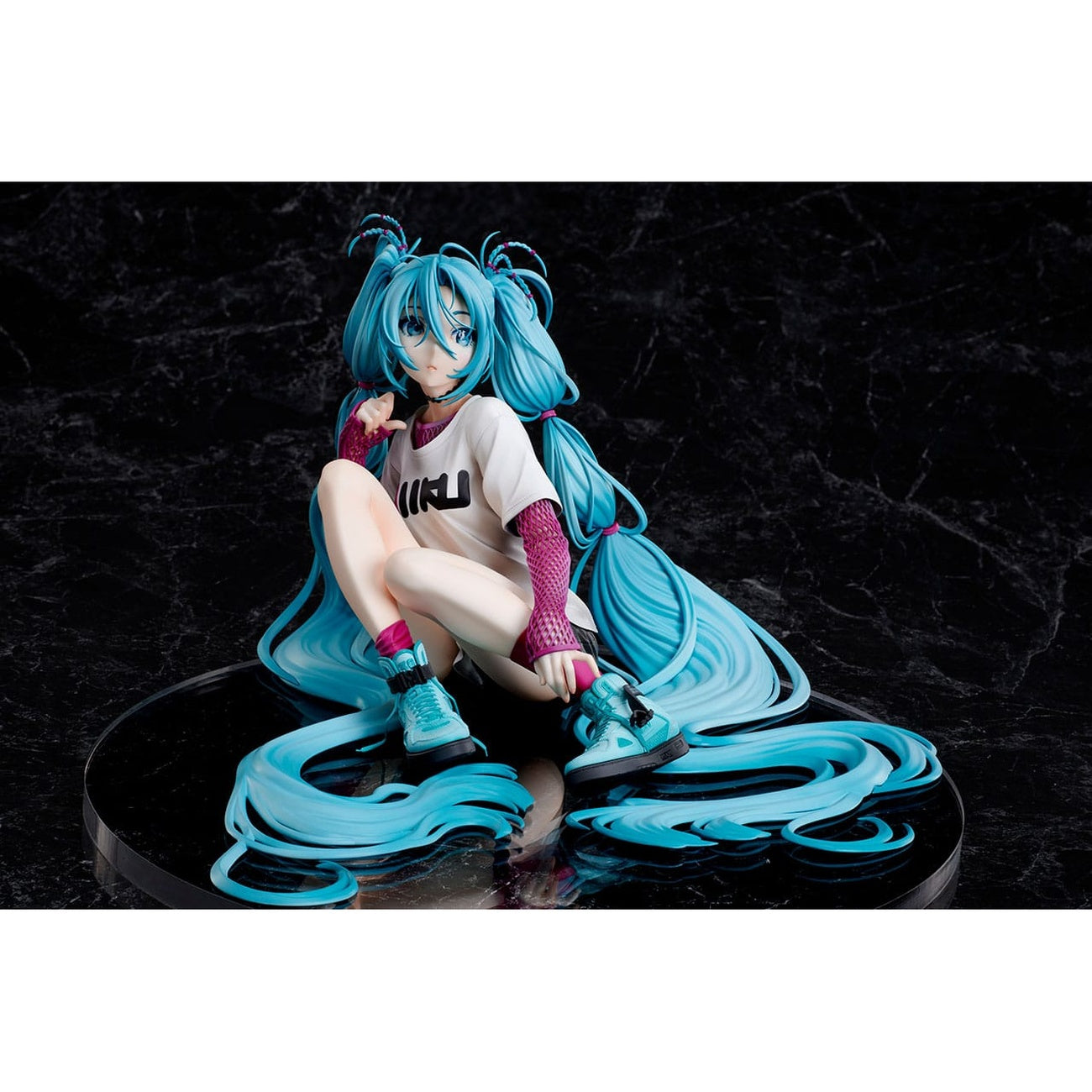 Zdjęcie produktu Figura Hatsune Miku 1/4 Yoneyama Mai The Latest Street Style "Cute" Limited Edition 17 cm