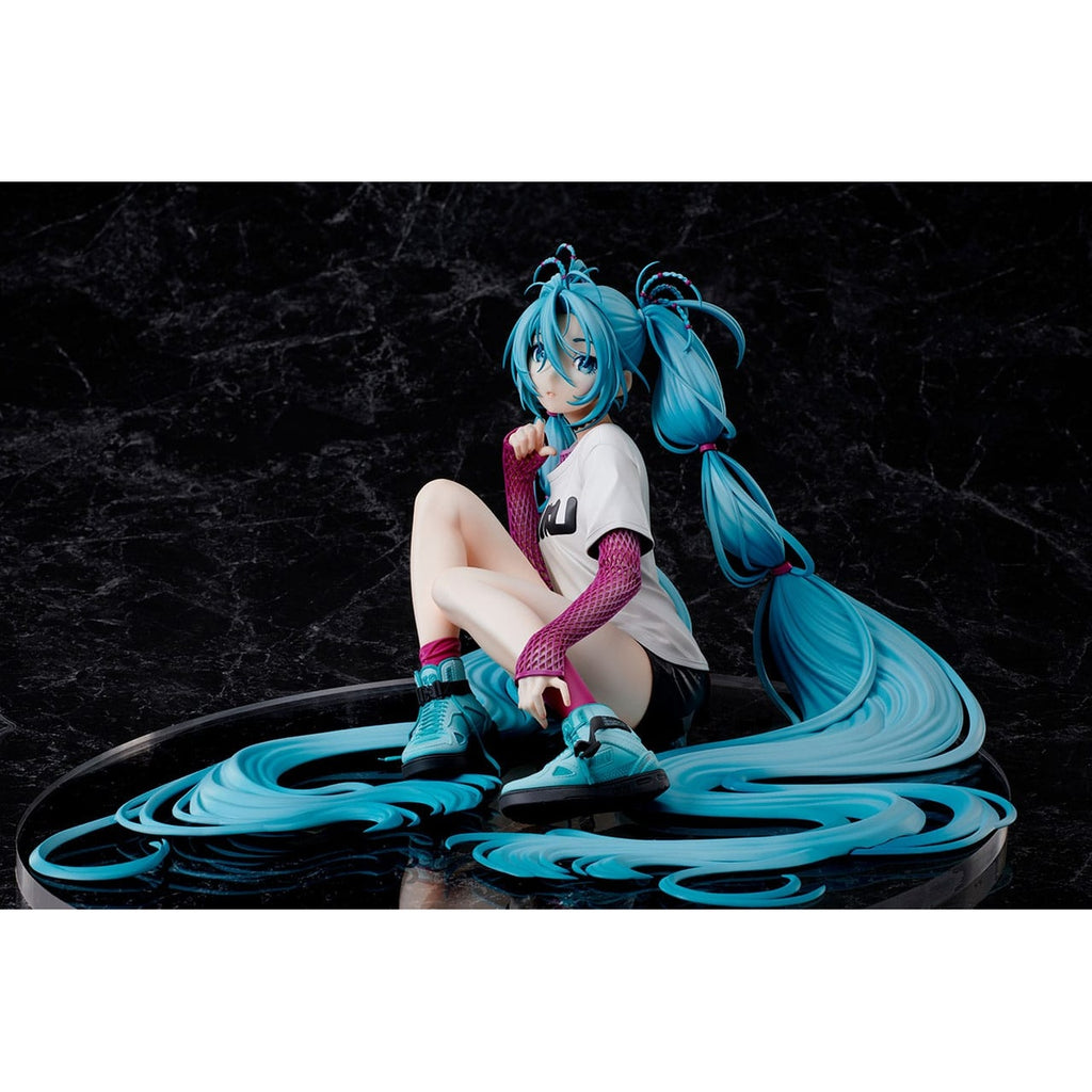 Zdjęcie produktu Figura Hatsune Miku 1/4 Yoneyama Mai The Latest Street Style "Cute" Limited Edition 17 cm