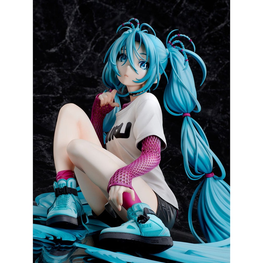 Zdjęcie produktu Figura Hatsune Miku 1/4 Yoneyama Mai The Latest Street Style "Cute" Limited Edition 17 cm