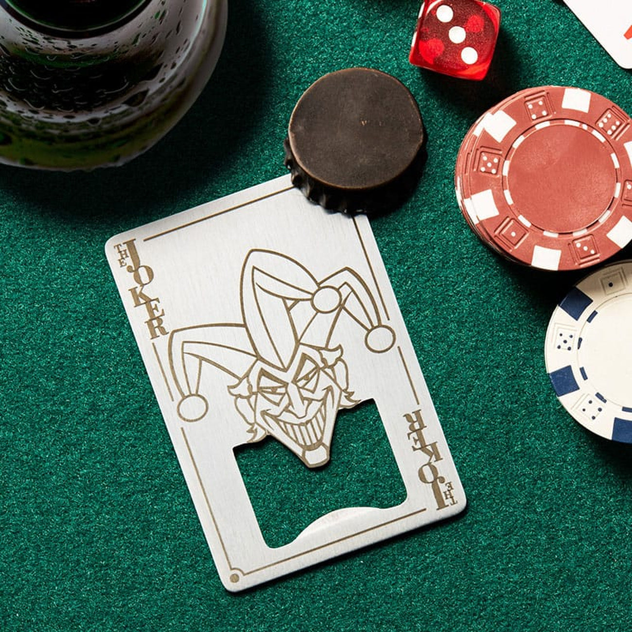 Zdjęcie produktu DC Comics Otwieracz do butelek Joker Playing Card 8 cm