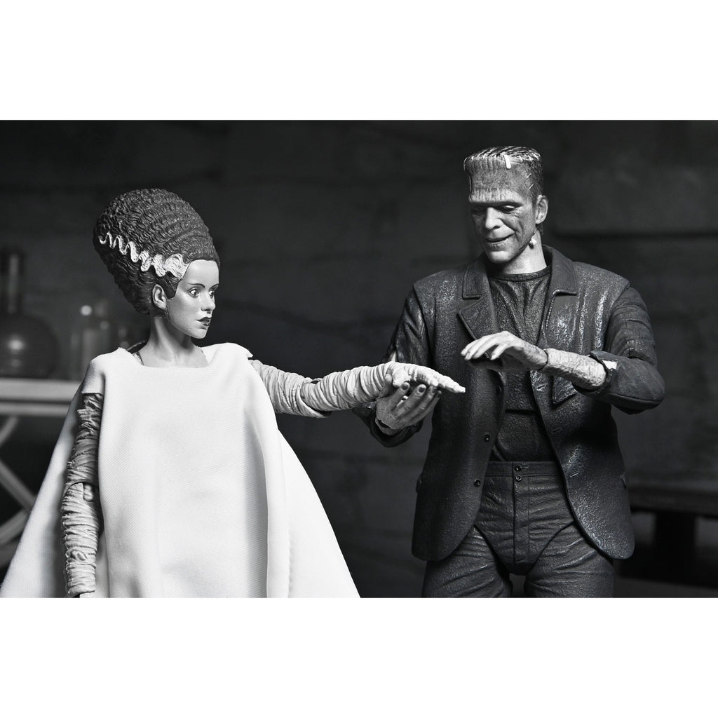Zdjęcie produktu Figurka Universal Monsters Ultimate Potwór Frankensteina (Narzeczona Frankensteina) (B&W) 18 cm