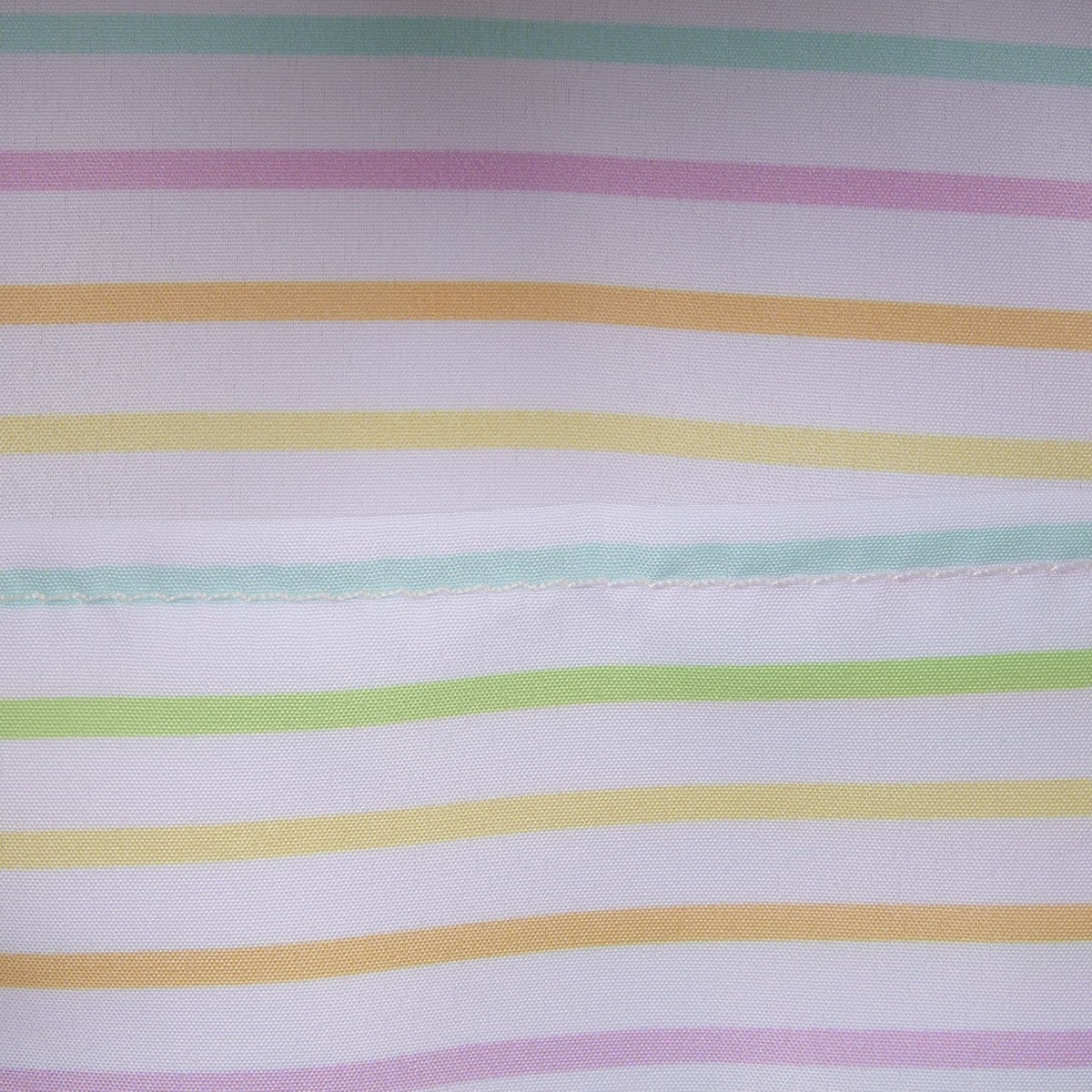 Zdjęcie produktu Disney by Loungefly torebka na ramię Mickey and Friends Rainbow Stripes