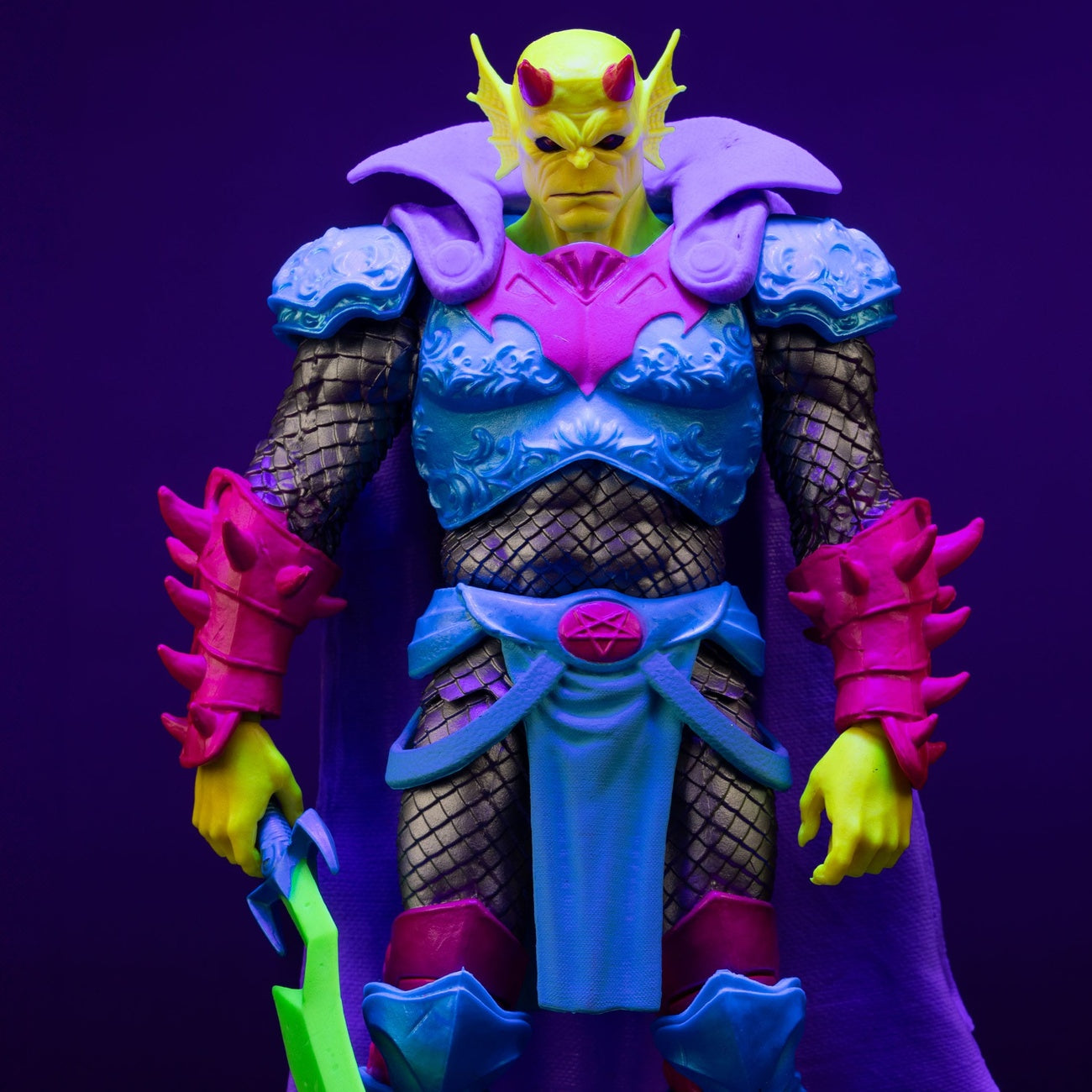 Zdjęcie produktu Figurka DC Multiverse The Demon (Demon Knights) Black Light Edition (Gold Label) 18 cm