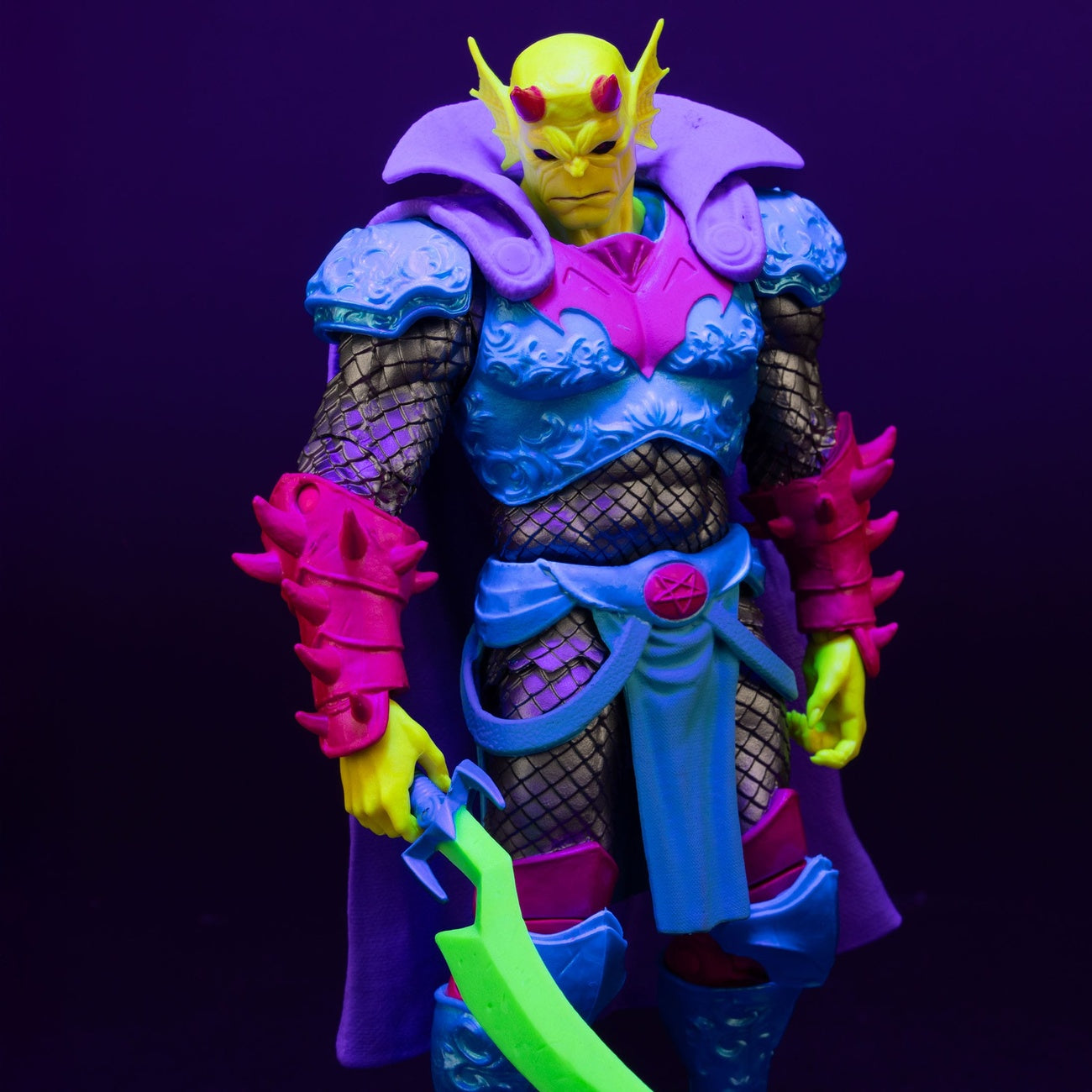 Zdjęcie produktu Figurka DC Multiverse The Demon (Demon Knights) Black Light Edition (Gold Label) 18 cm